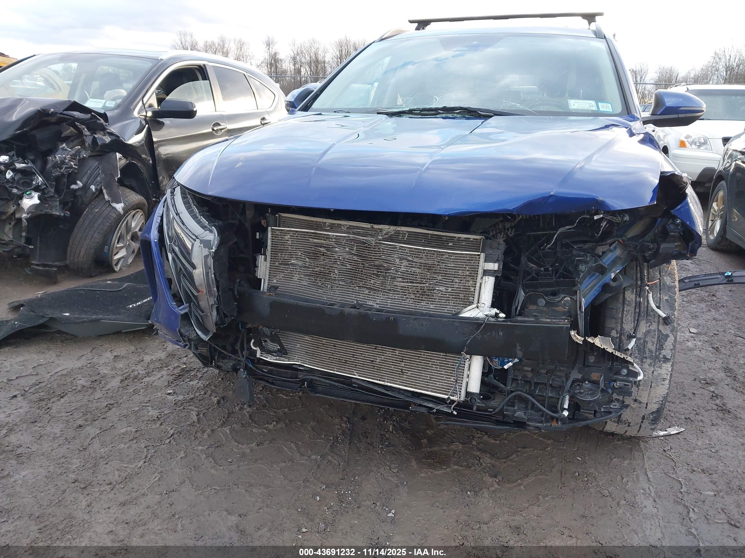 HYUNDAI TUCSON image 6