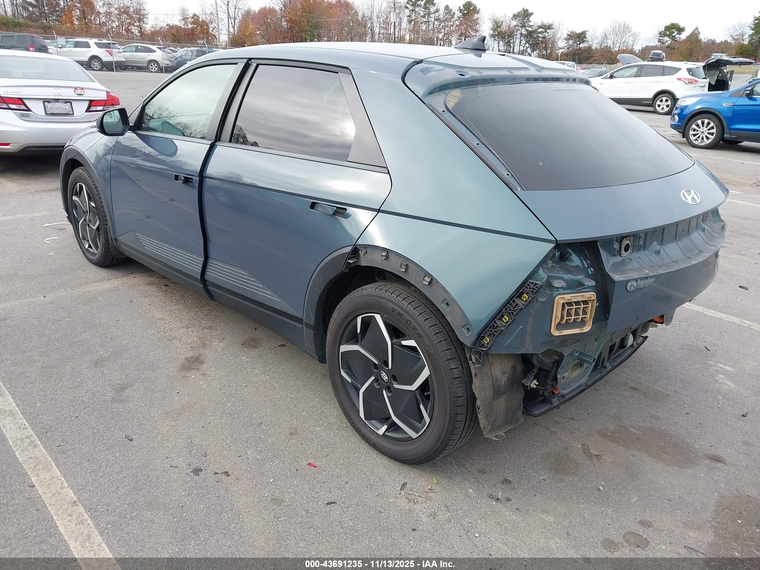 HYUNDAI IONIQ image 3