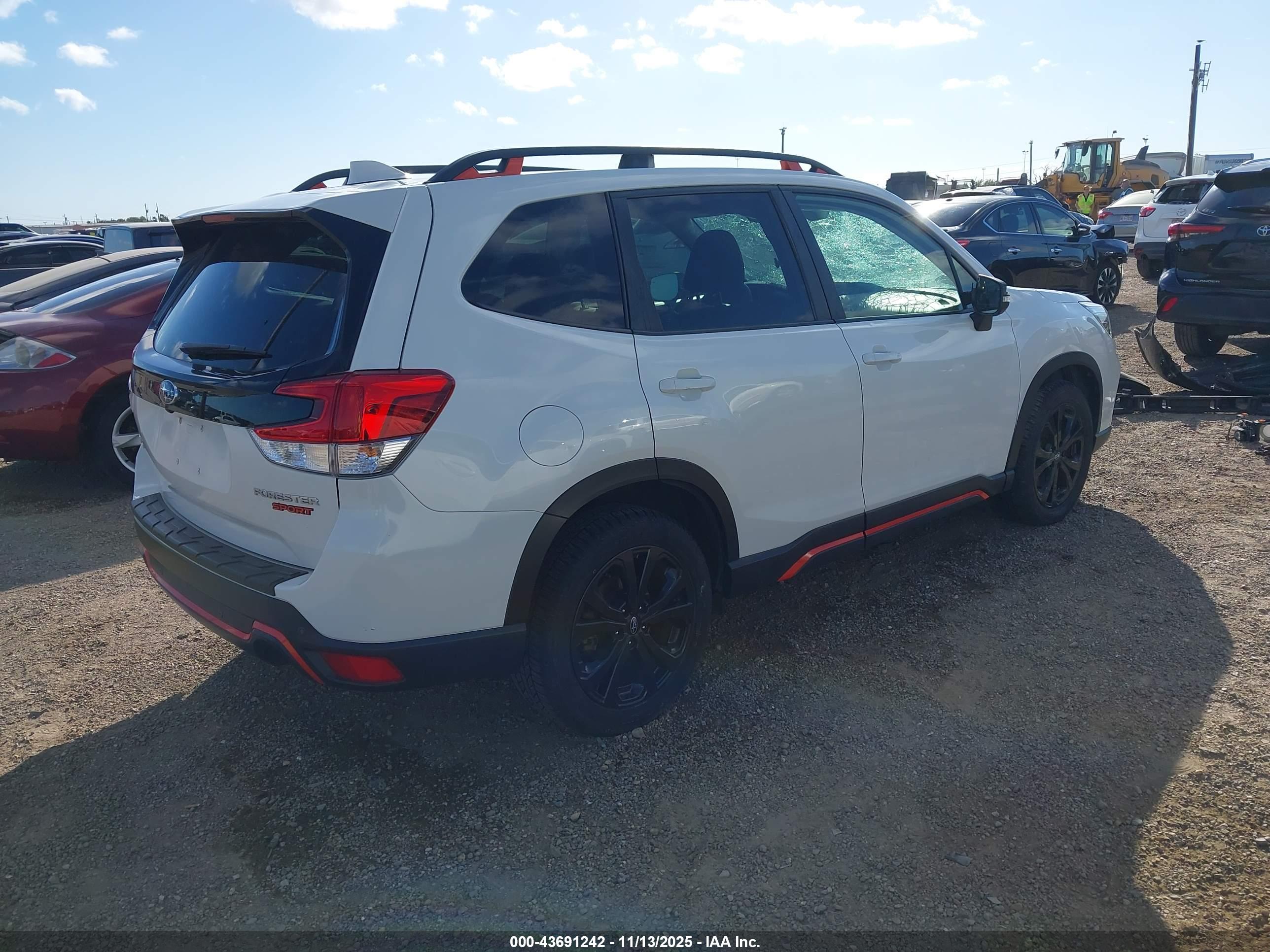 SUBARU FORESTER image 4