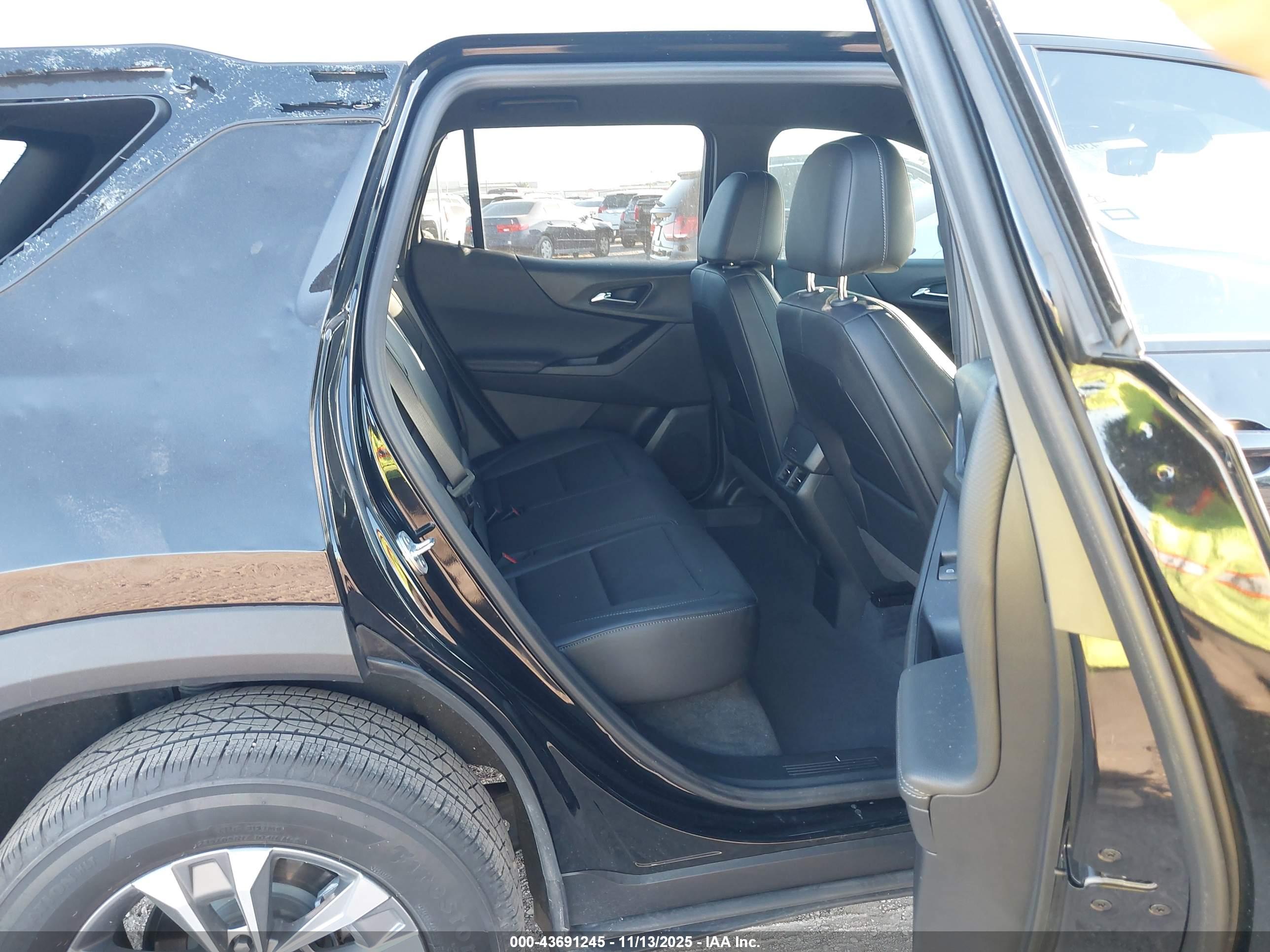 CHEVROLET EQUINOX image 8