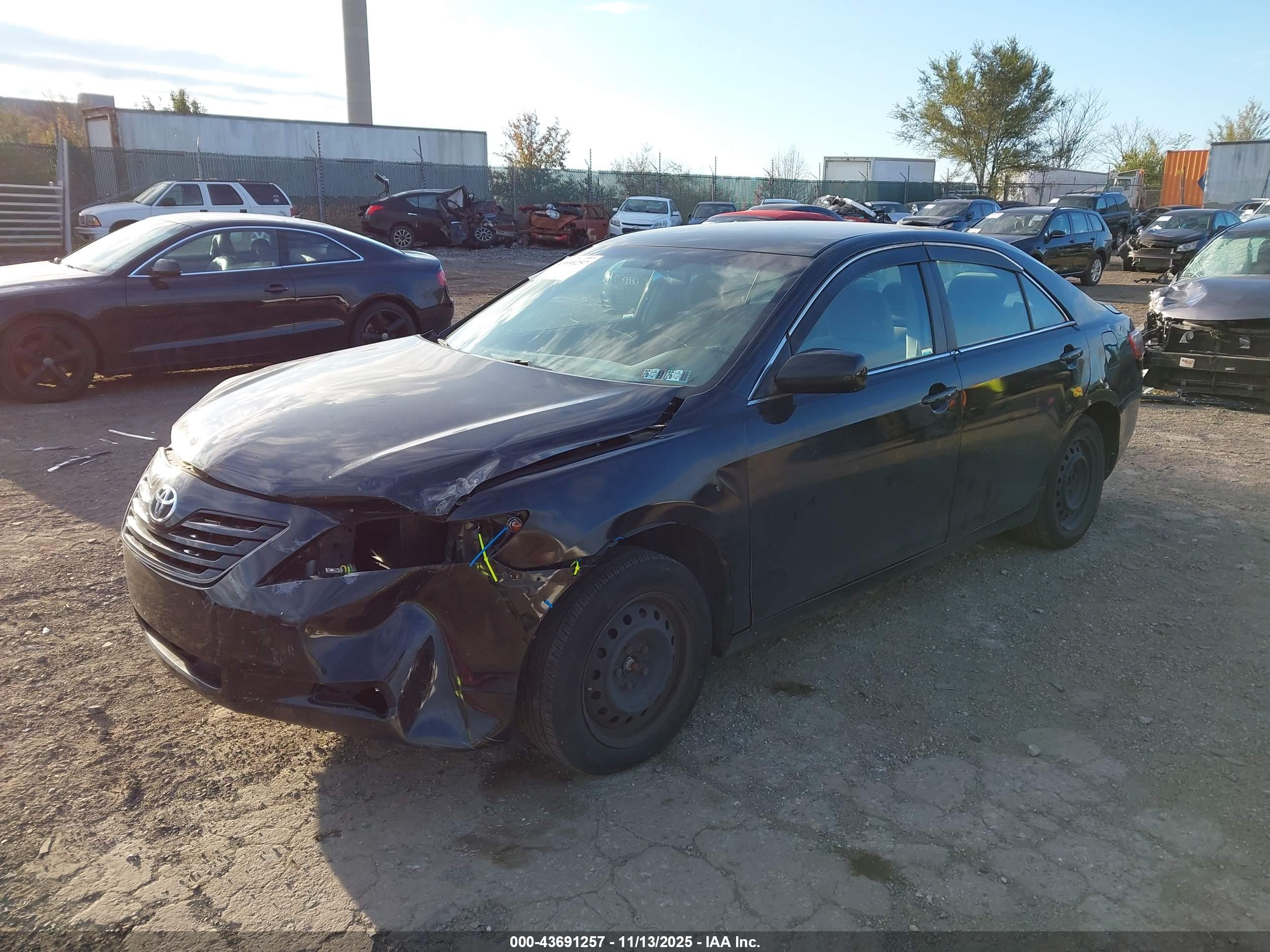 TOYOTA CAMRY image 2