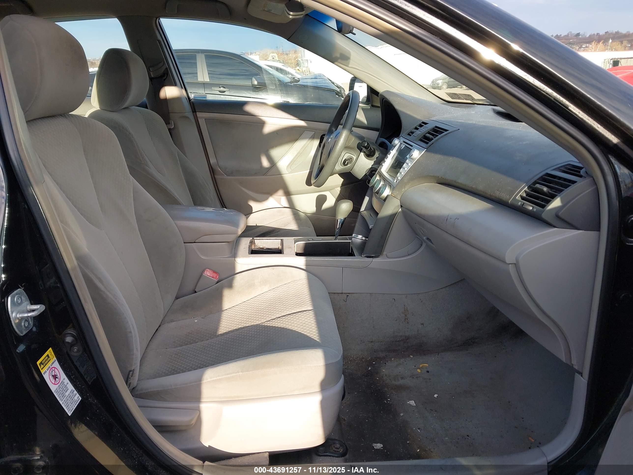TOYOTA CAMRY image 5