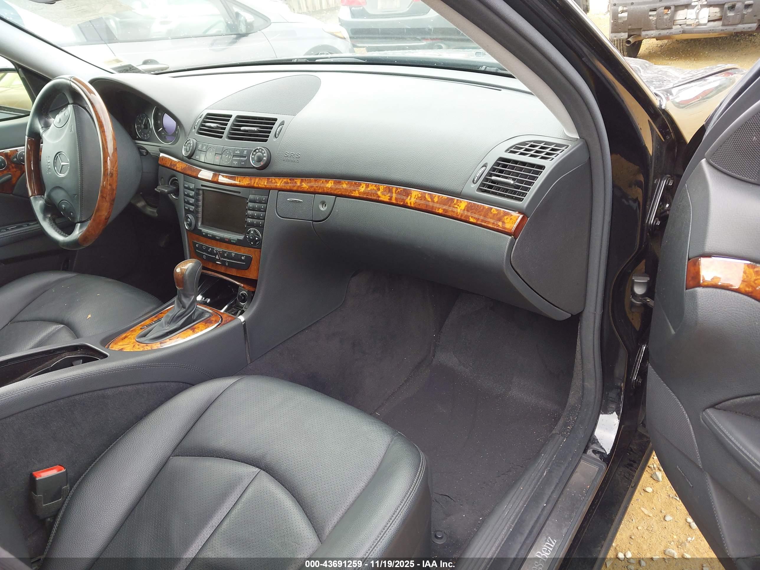 MERCEDES-BENZ E image 5