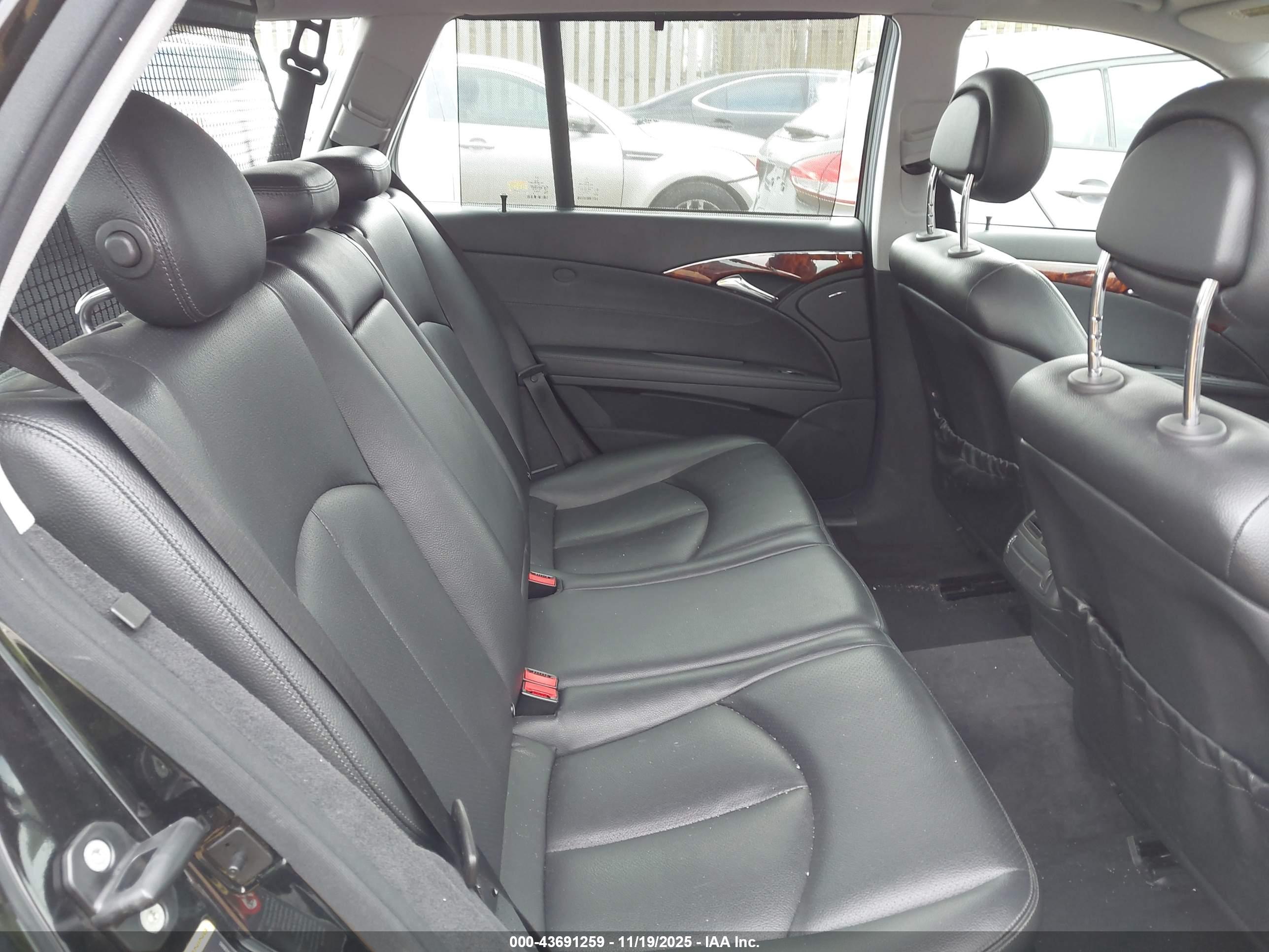 MERCEDES-BENZ E image 8