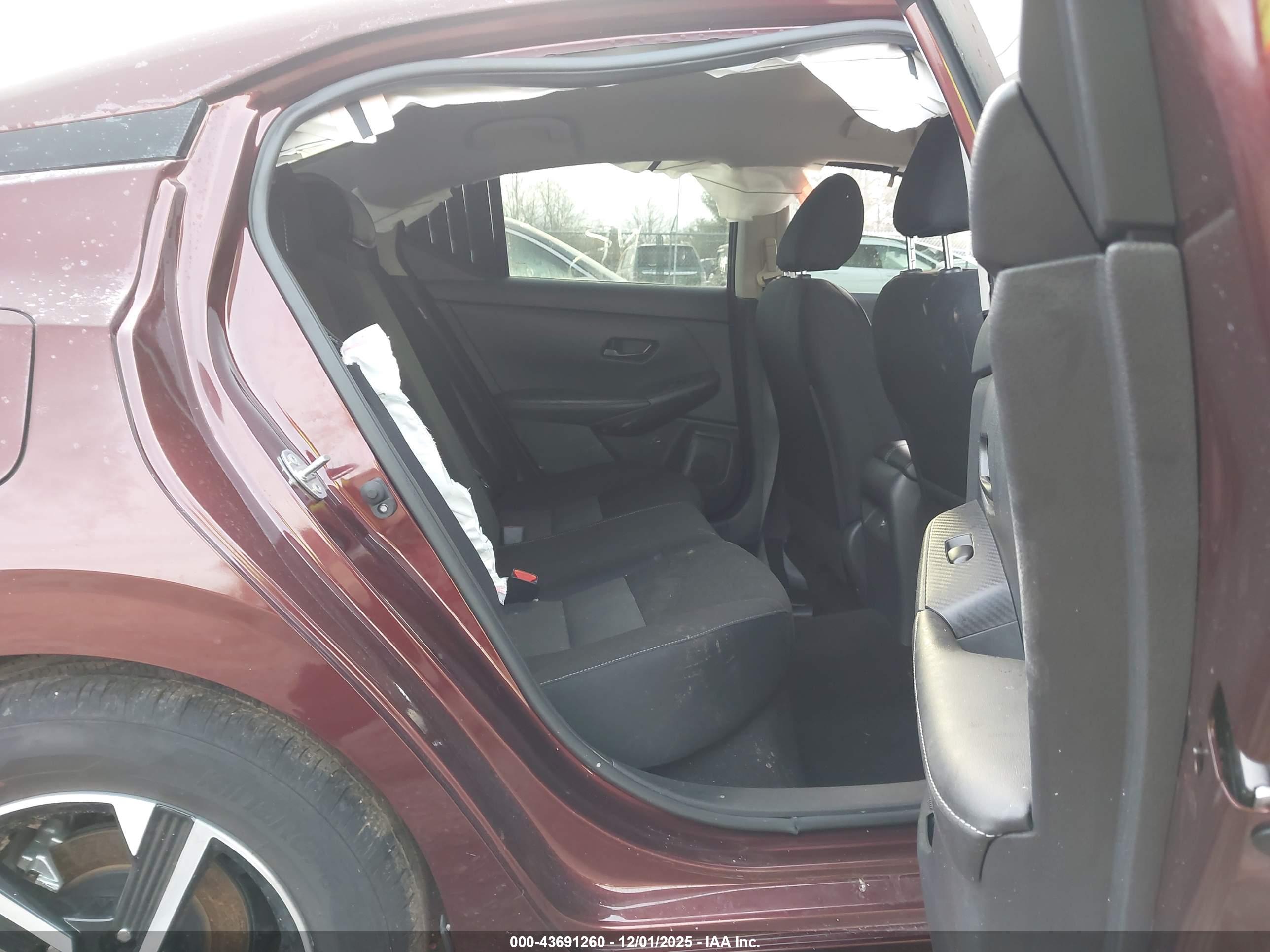 NISSAN SENTRA image 8
