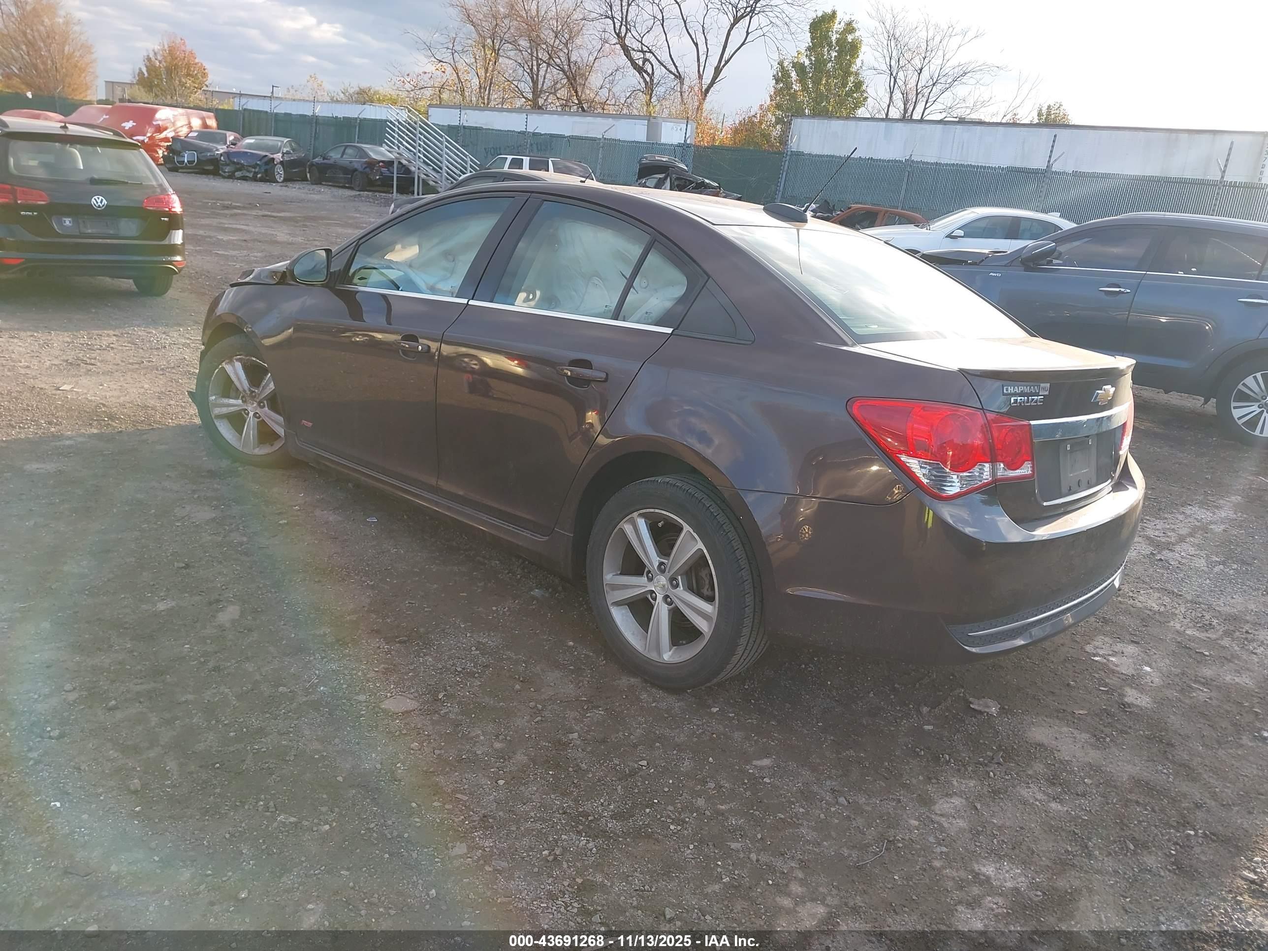 CHEVROLET CRUZE image 3