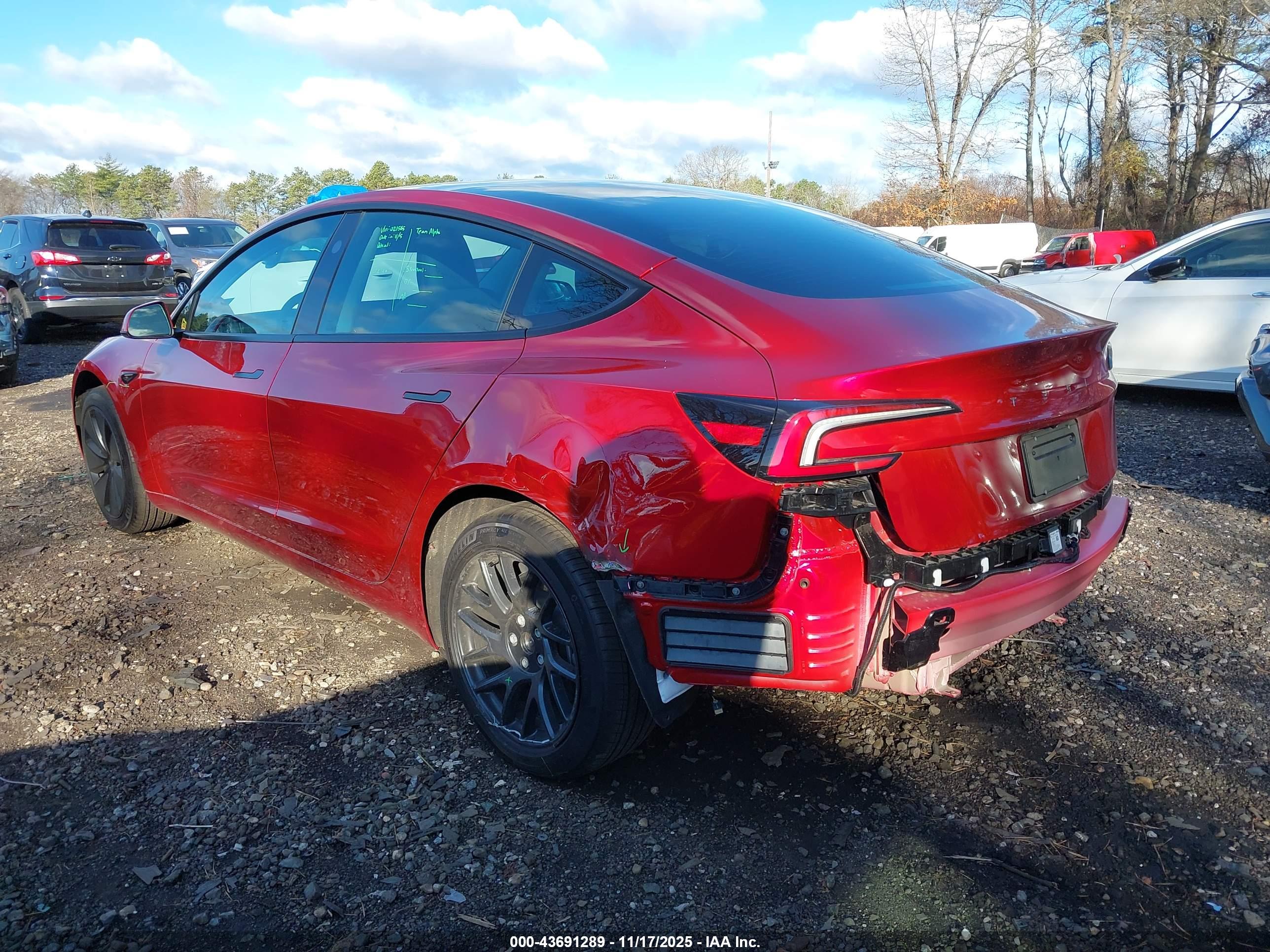 TESLA MODEL image 3