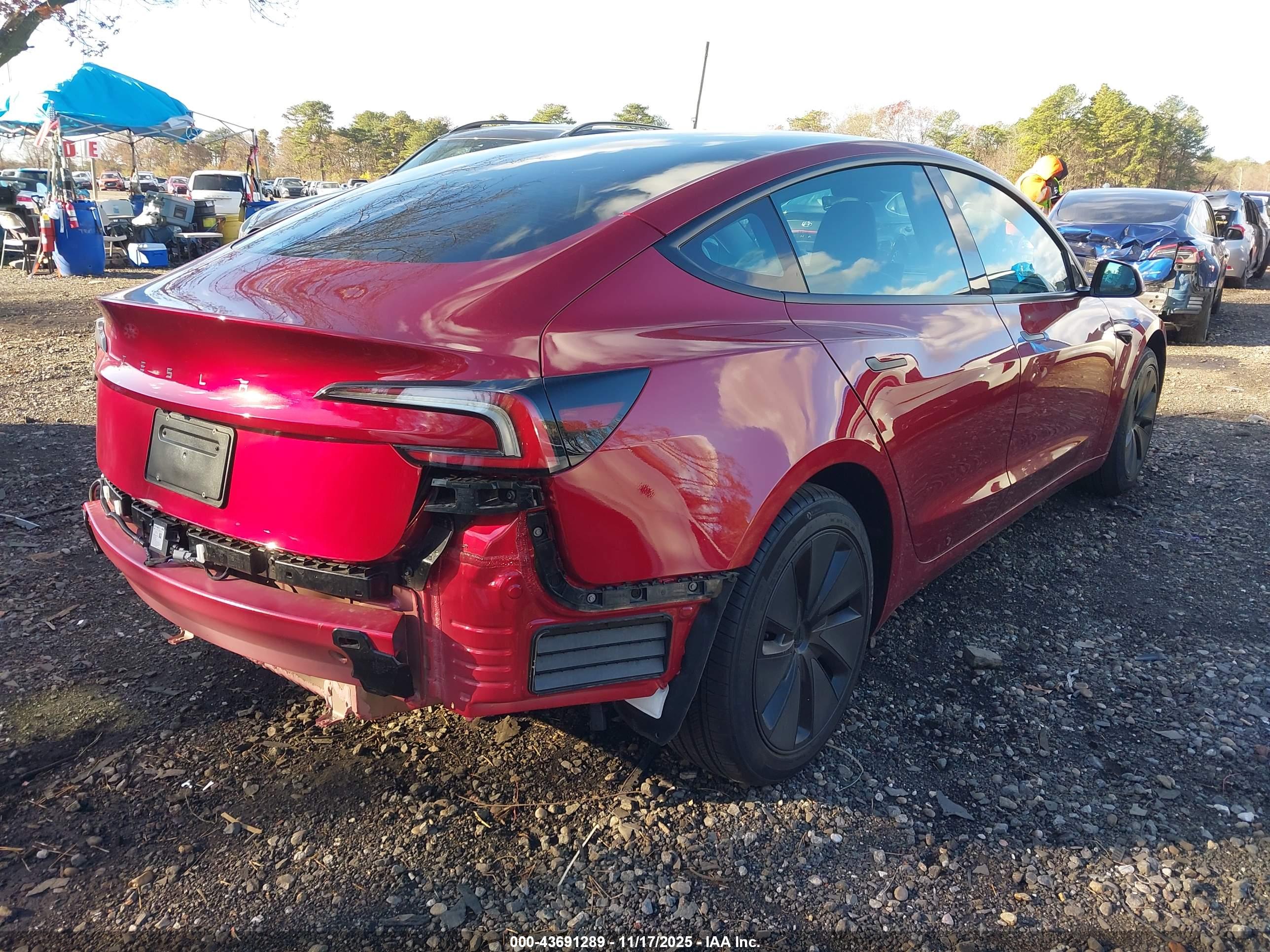 TESLA MODEL image 4