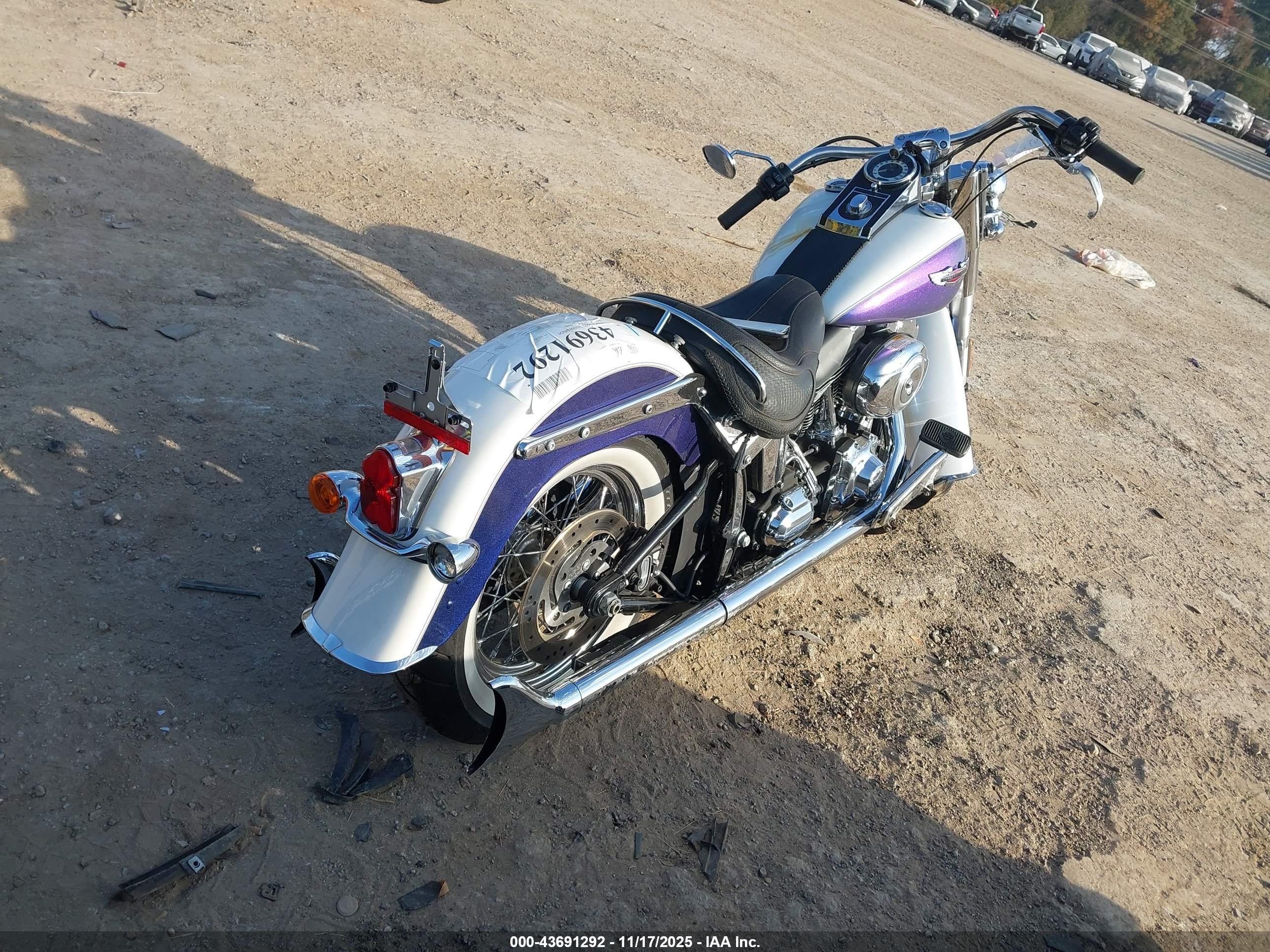 HARLEY-DAVIDSON FLSTN image 4