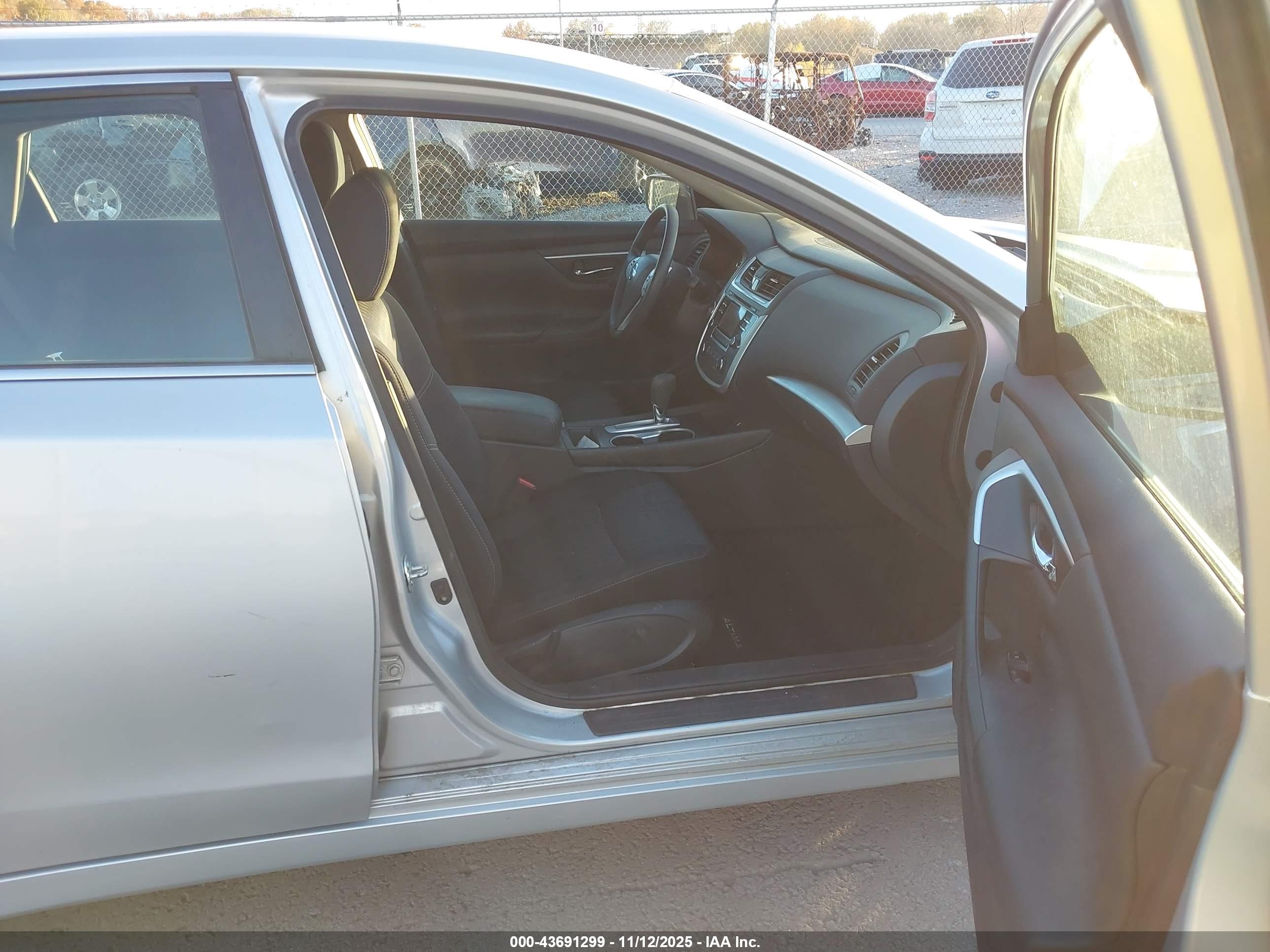 NISSAN ALTIMA image 5