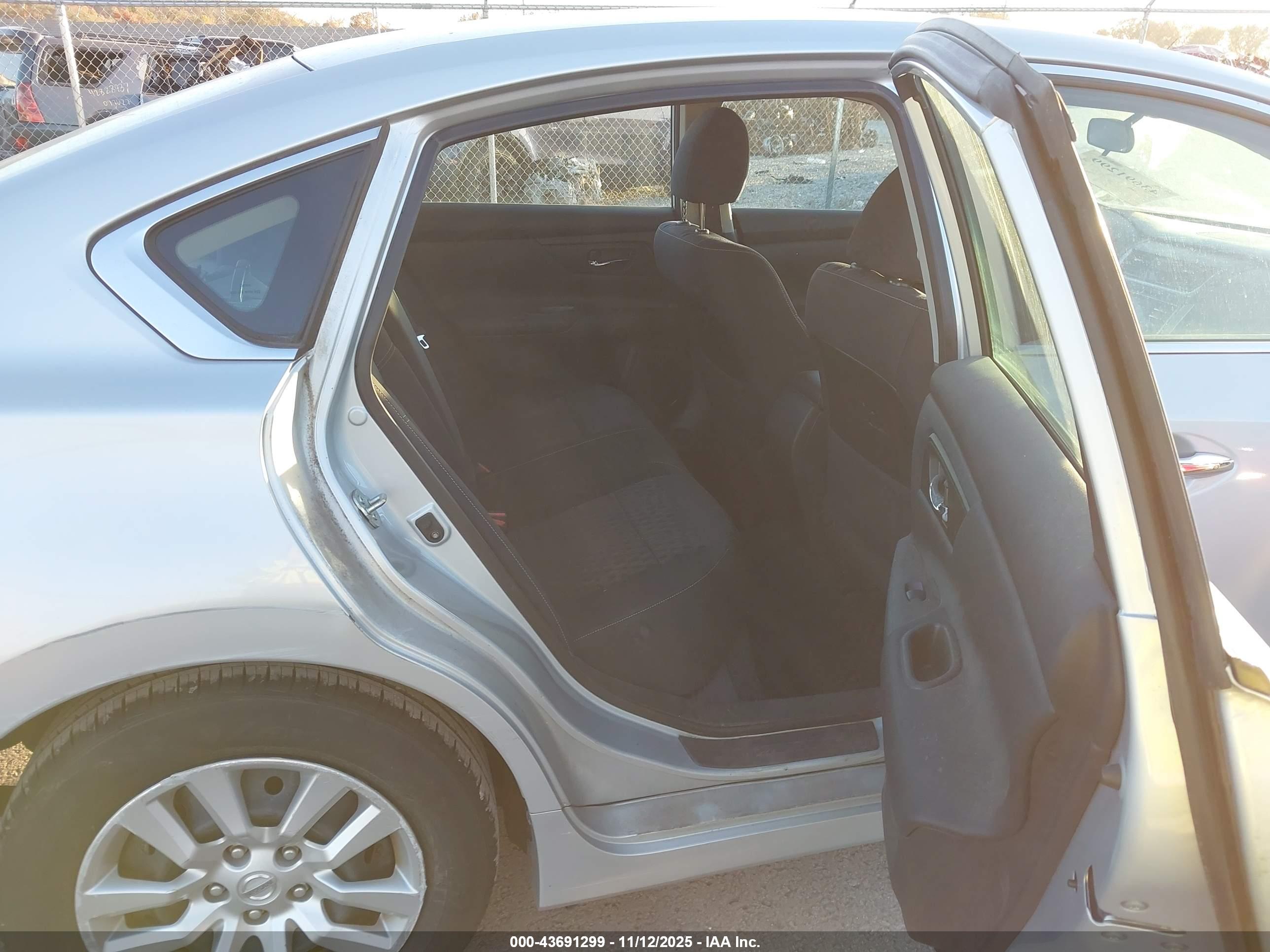 NISSAN ALTIMA image 8