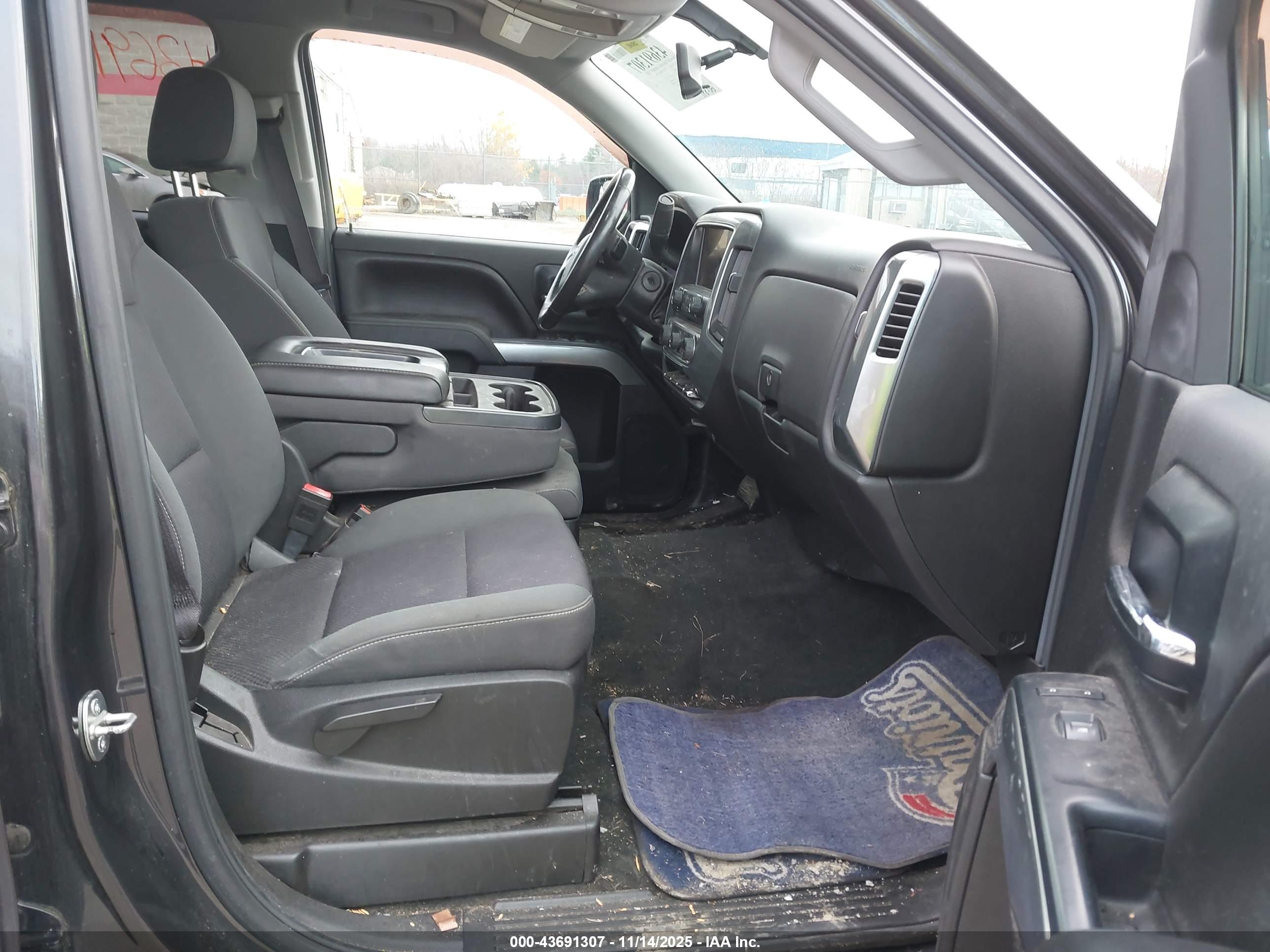 CHEVROLET SILVERADO image 5