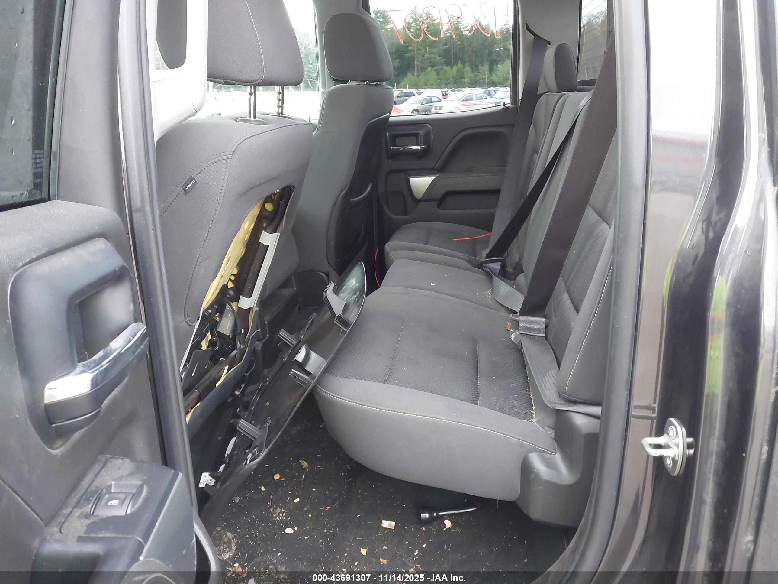 CHEVROLET SILVERADO image 8