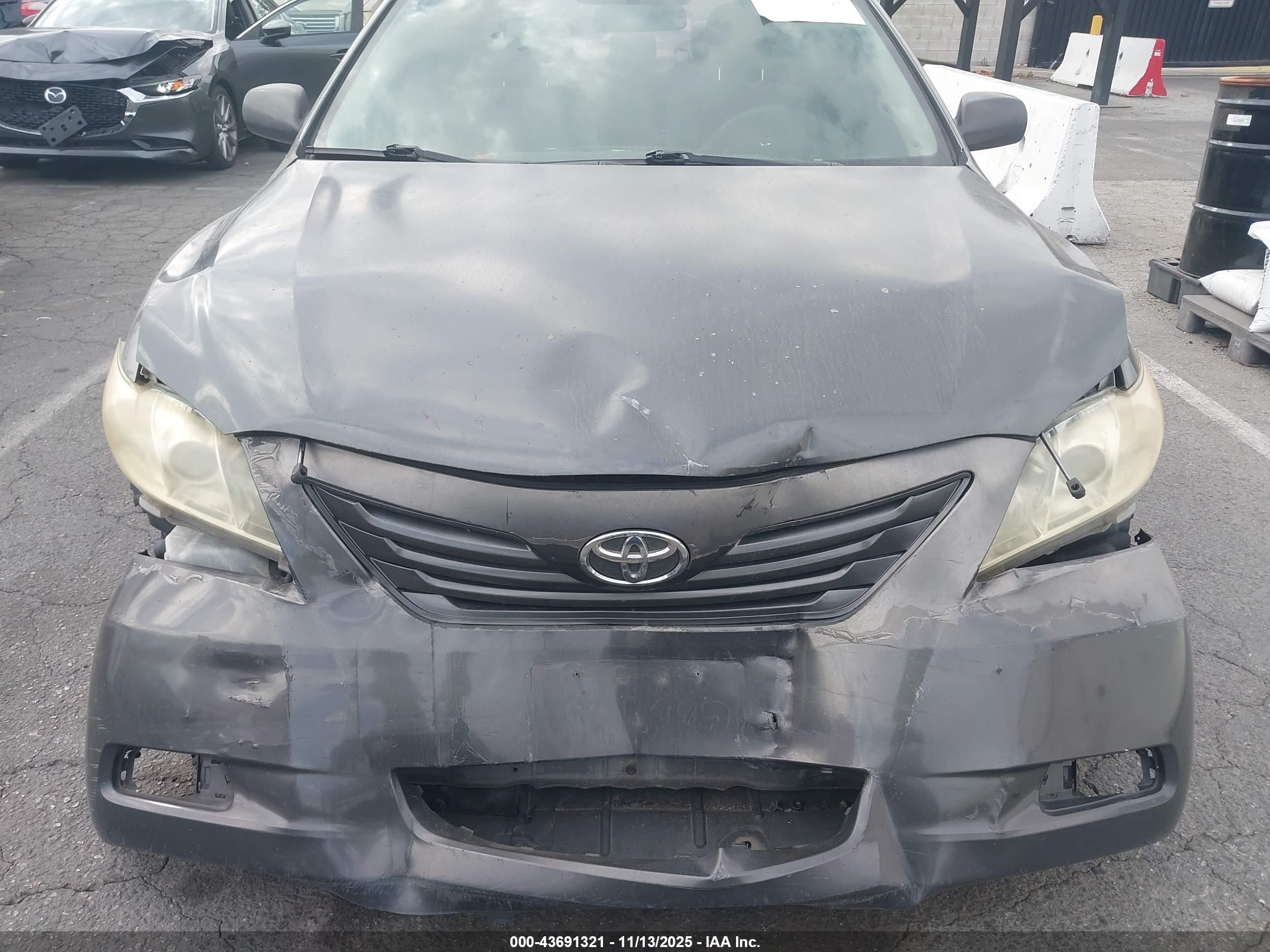 TOYOTA CAMRY image 6