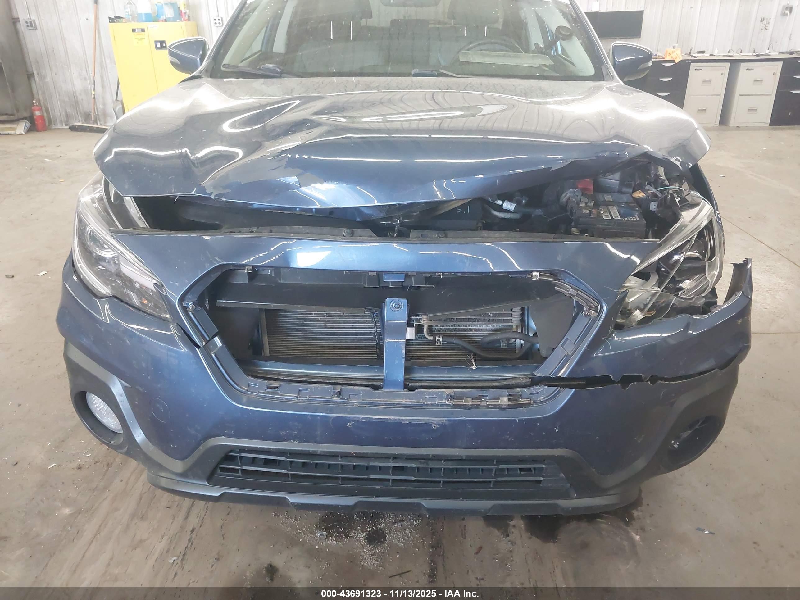 SUBARU OUTBACK image 6