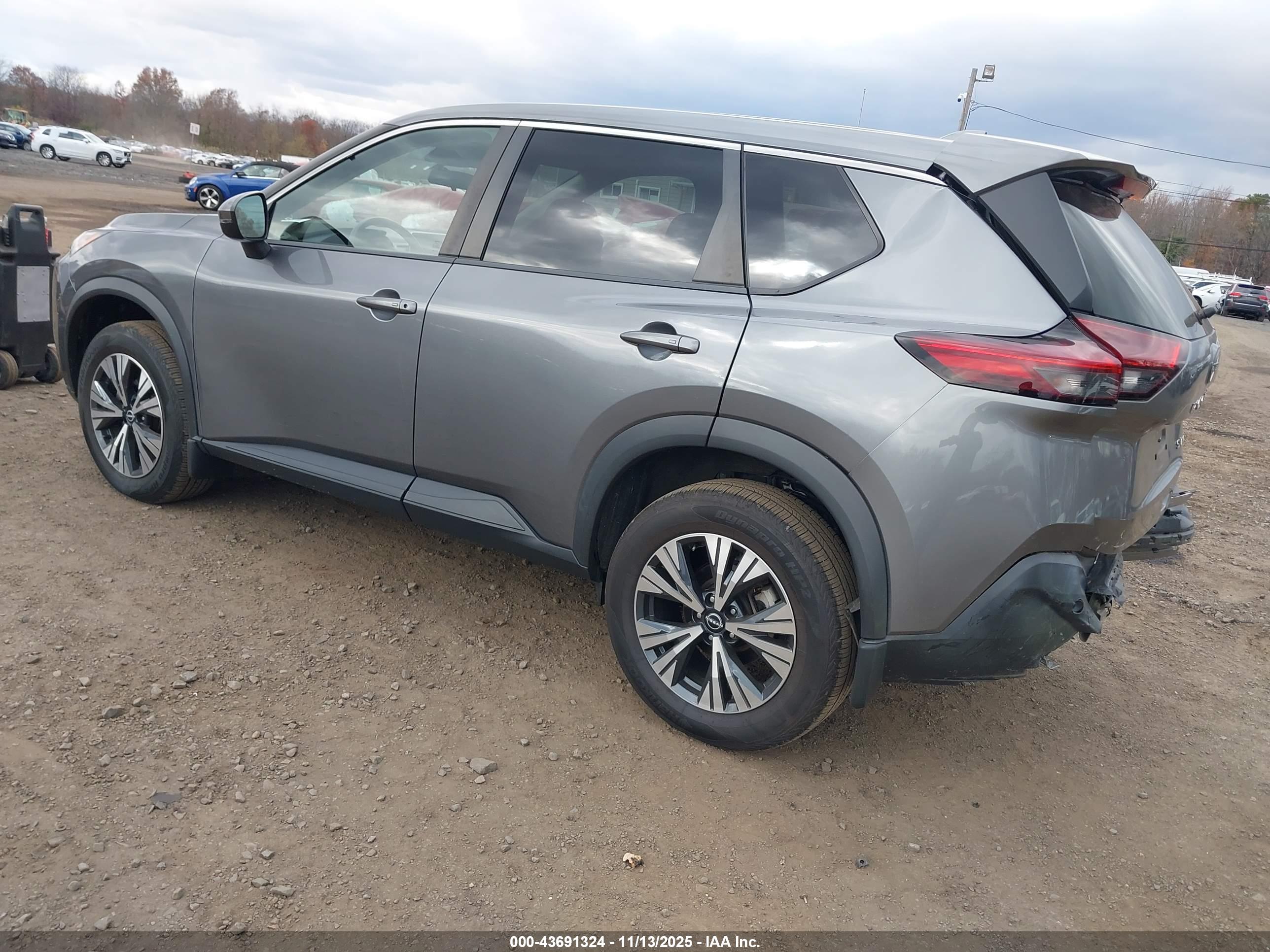 NISSAN ROGUE image 3