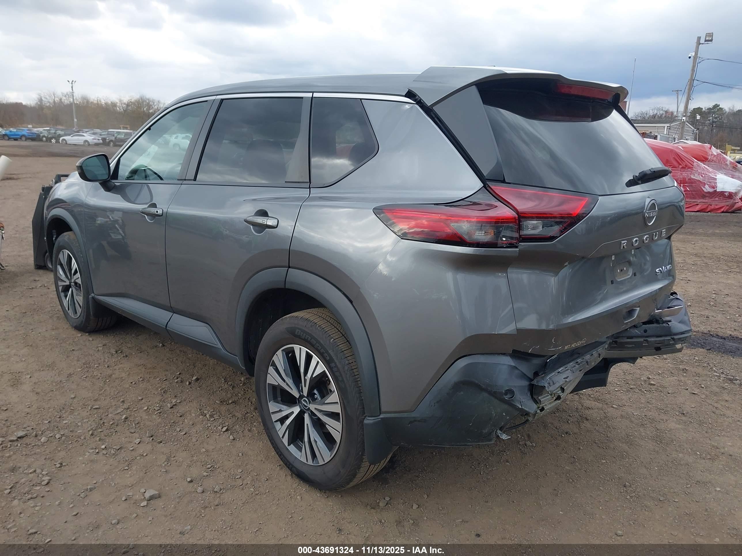 NISSAN ROGUE image 6