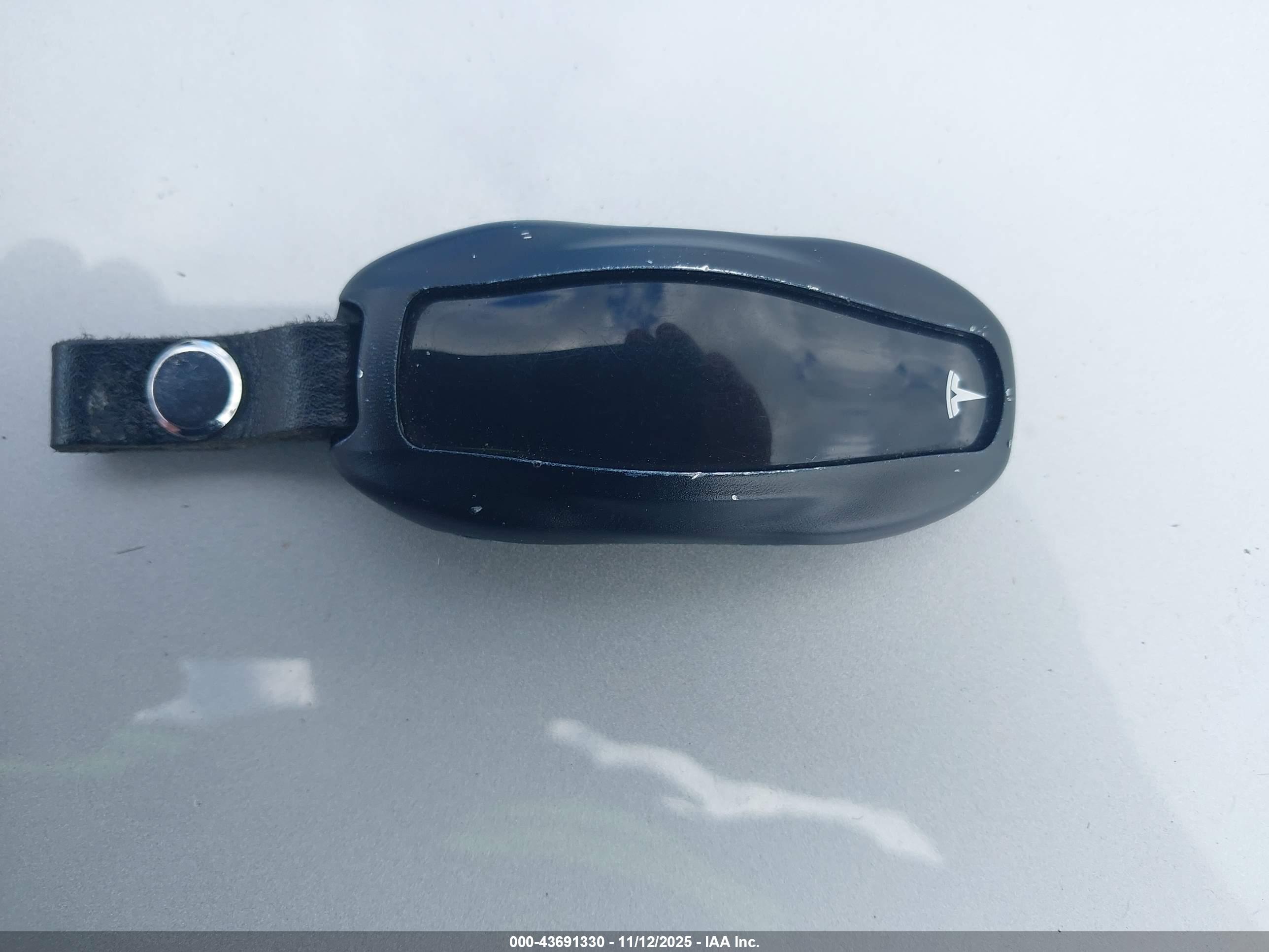 TESLA MODEL image 11