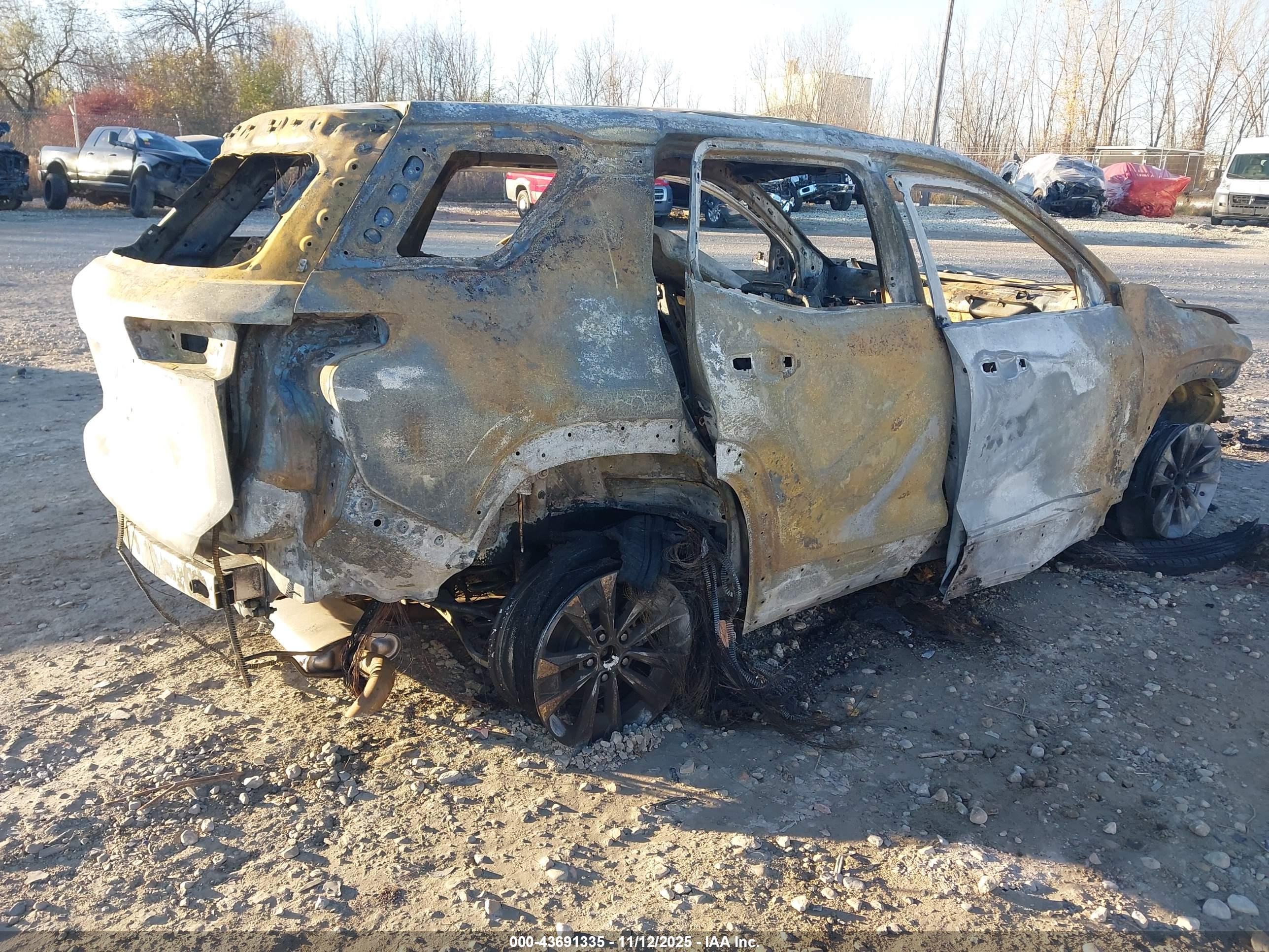 CHEVROLET EQUINOX image 4