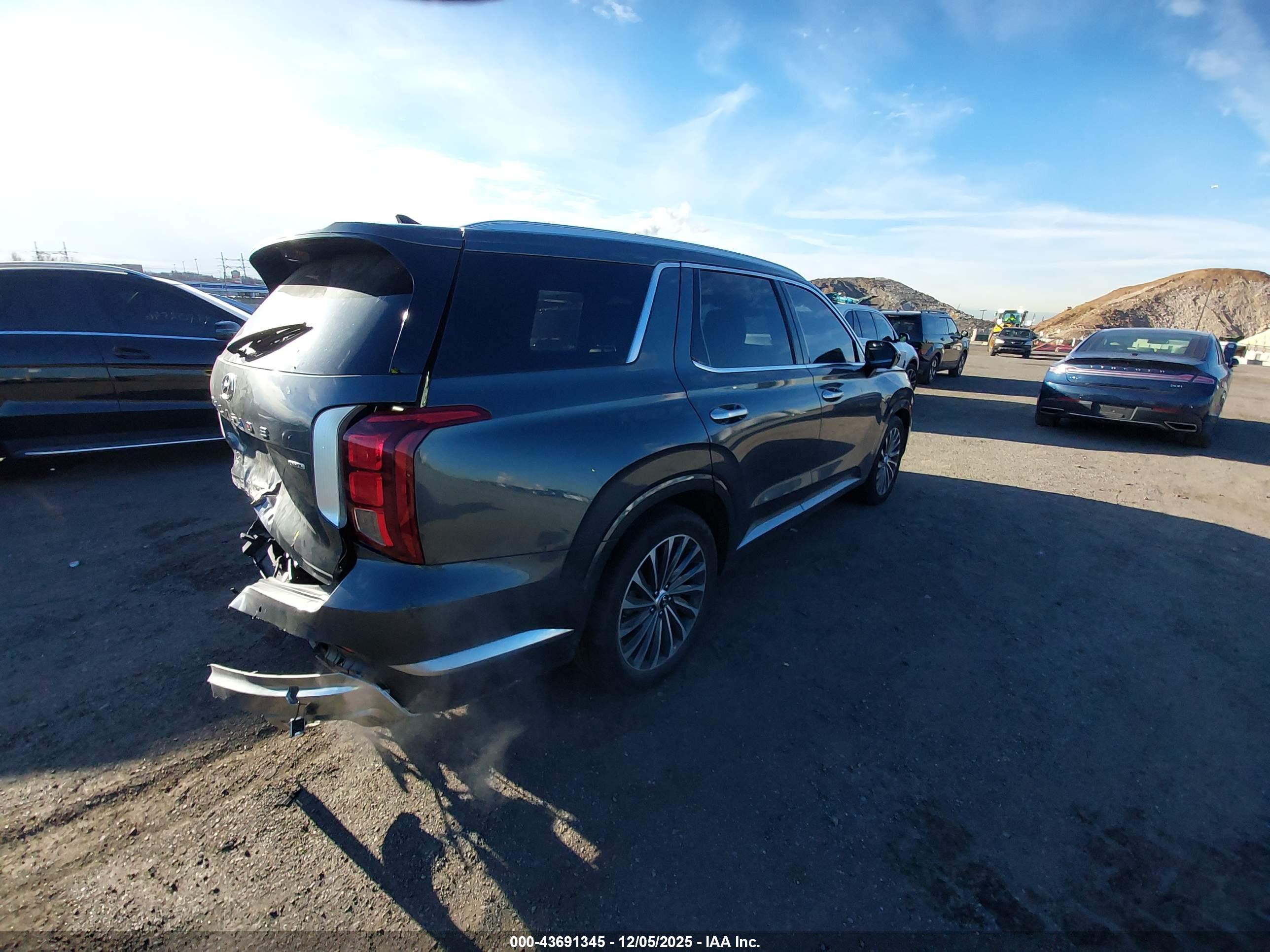 HYUNDAI PALISADE image 4