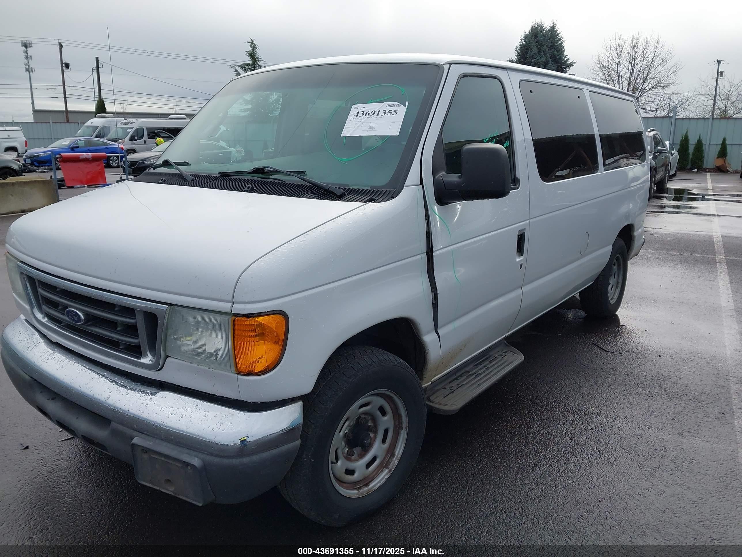 FORD E-150 image 2