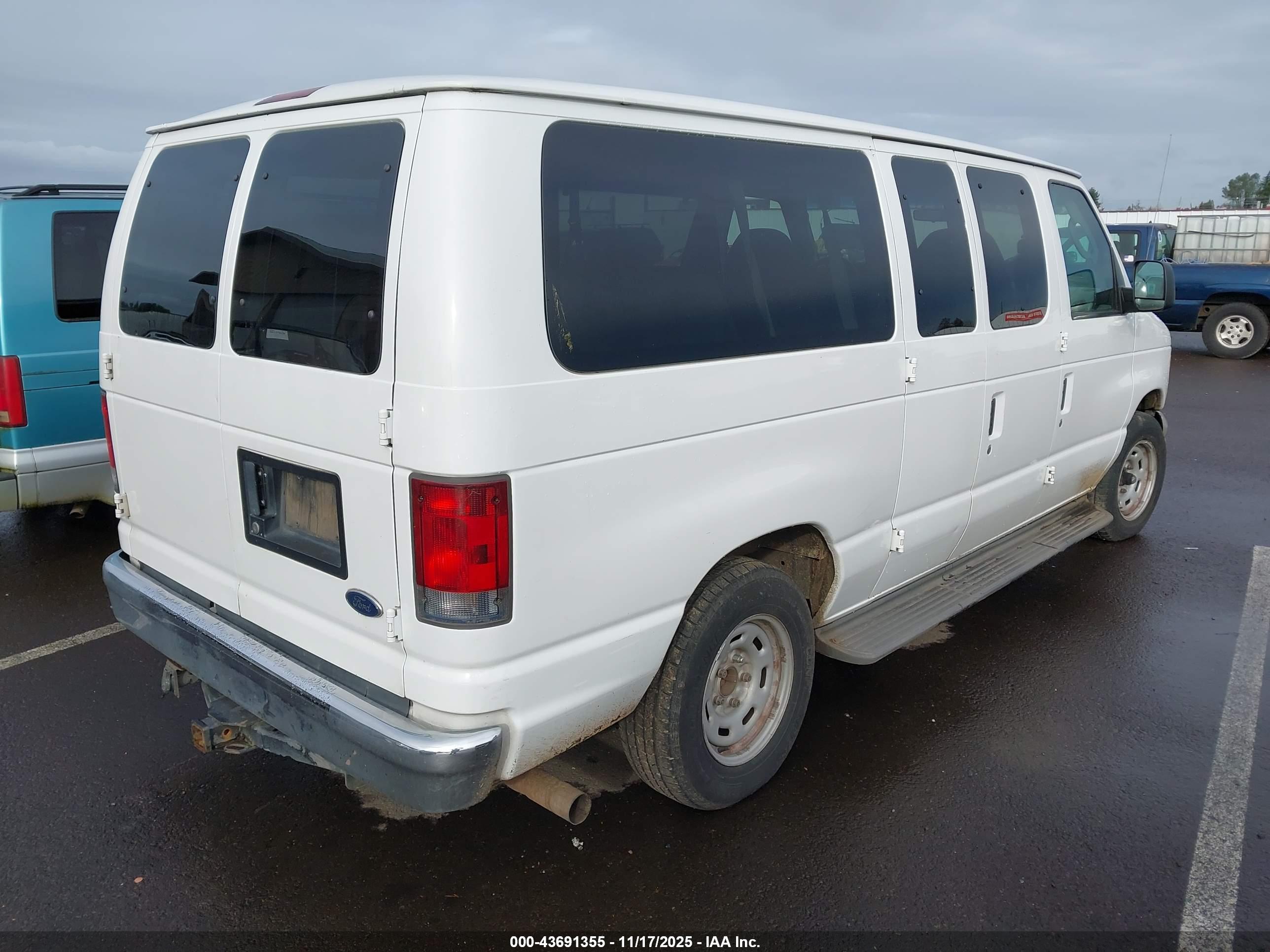 FORD E-150 image 4