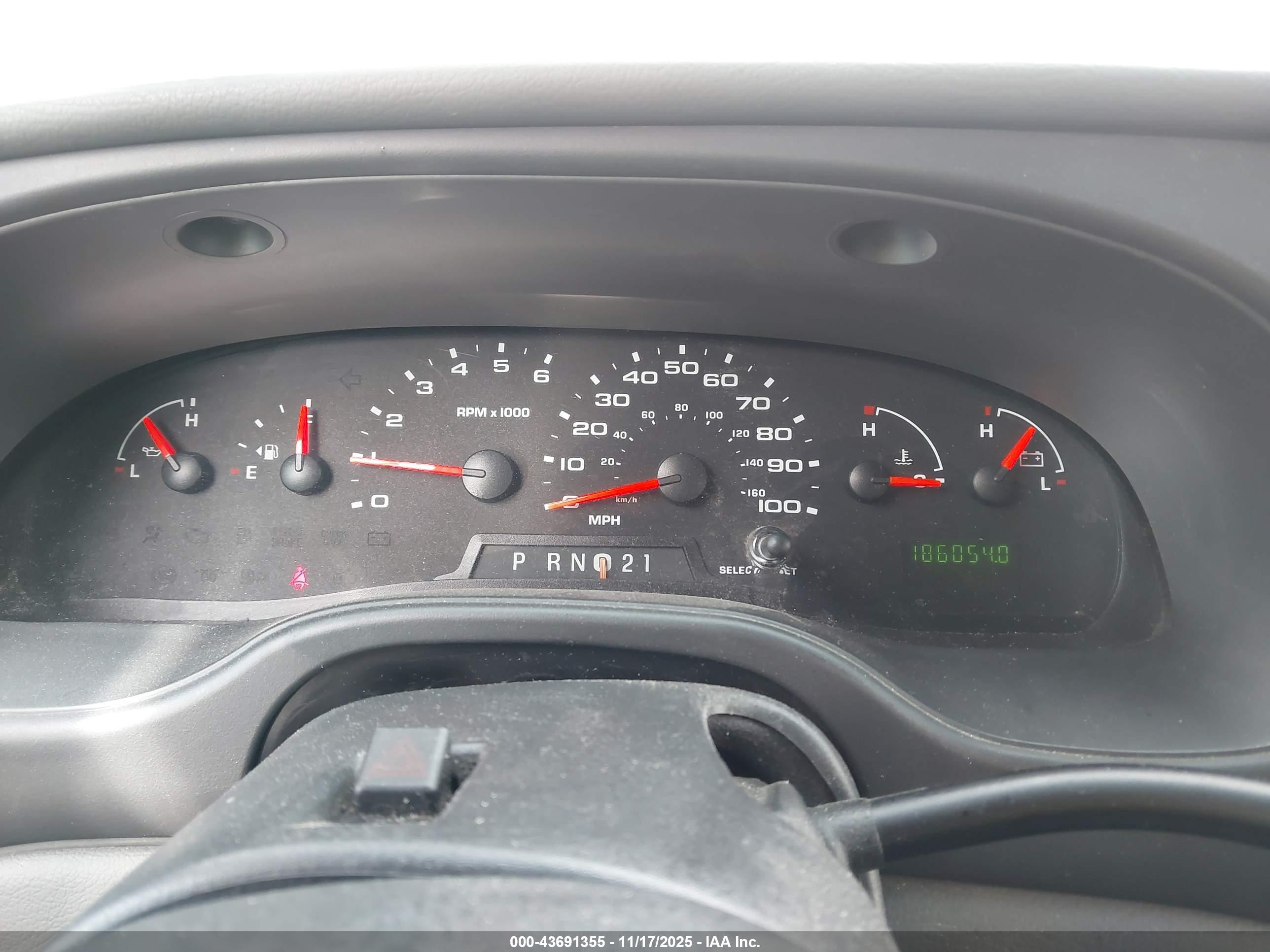 FORD E-150 image 7