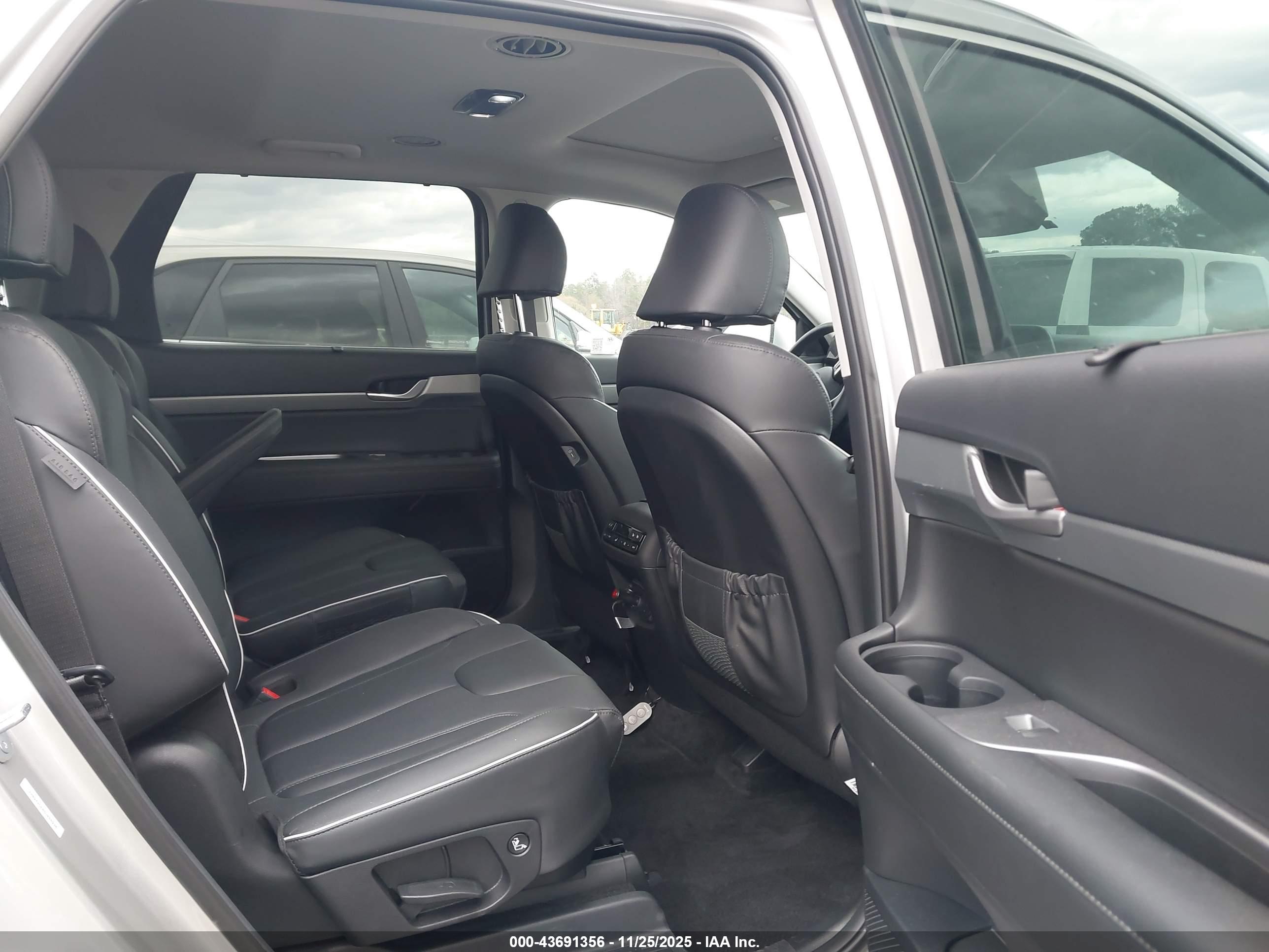 HYUNDAI PALISADE image 8