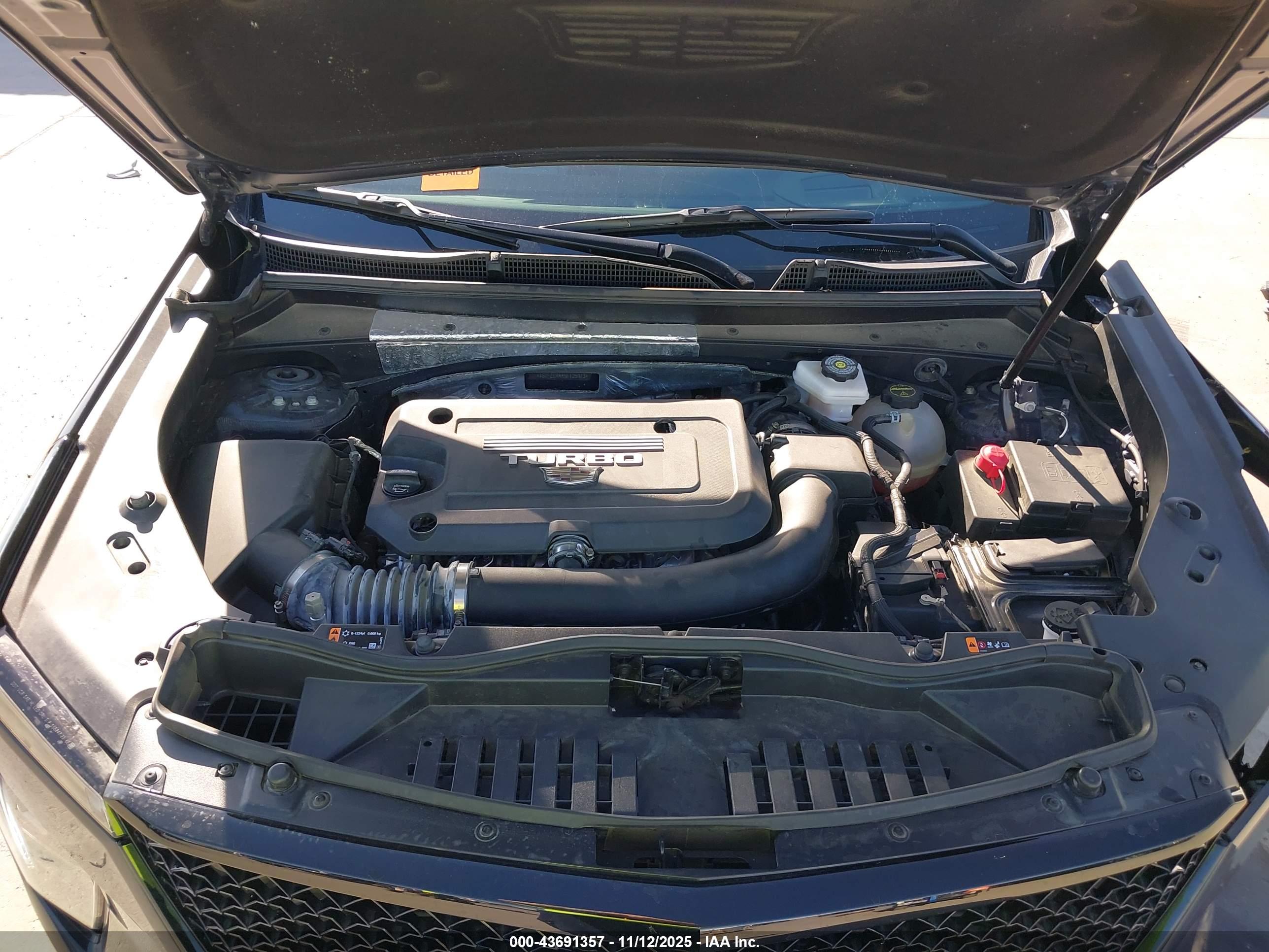 CADILLAC XT4 image 10