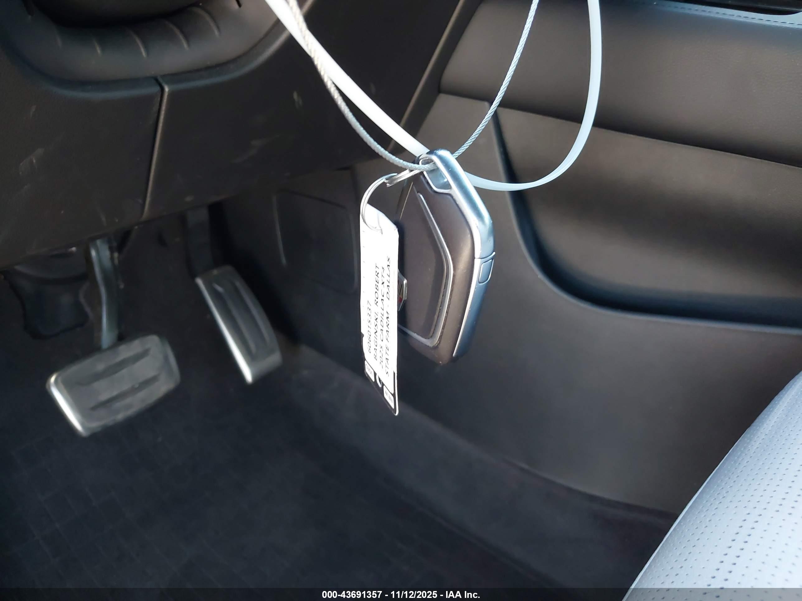 CADILLAC XT4 image 11