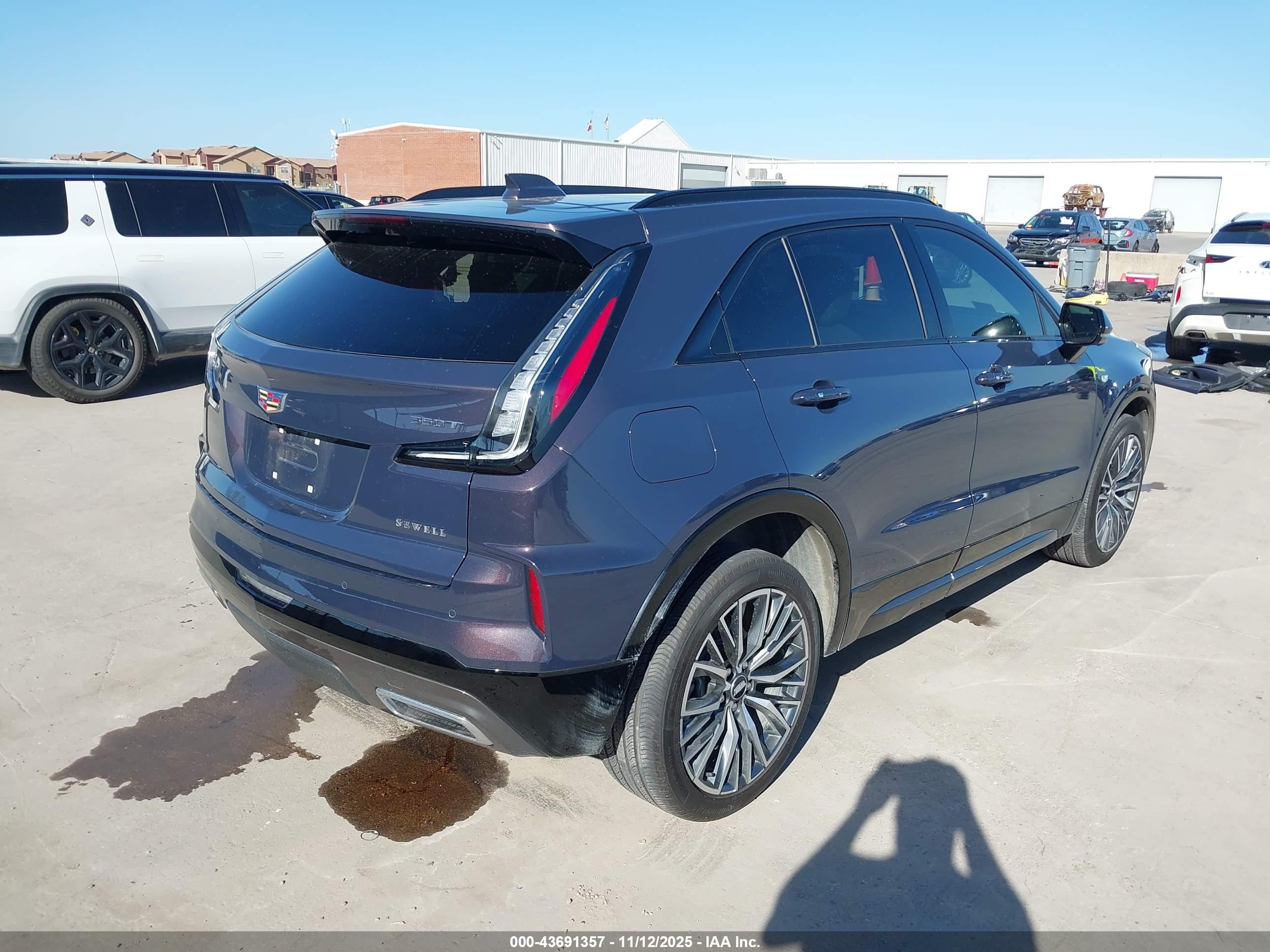 CADILLAC XT4 image 4