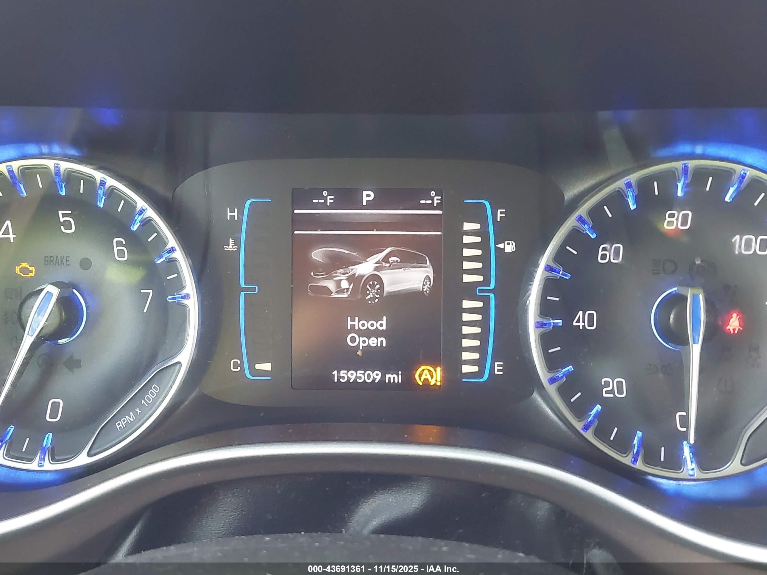 CHRYSLER PACIFICA image 7