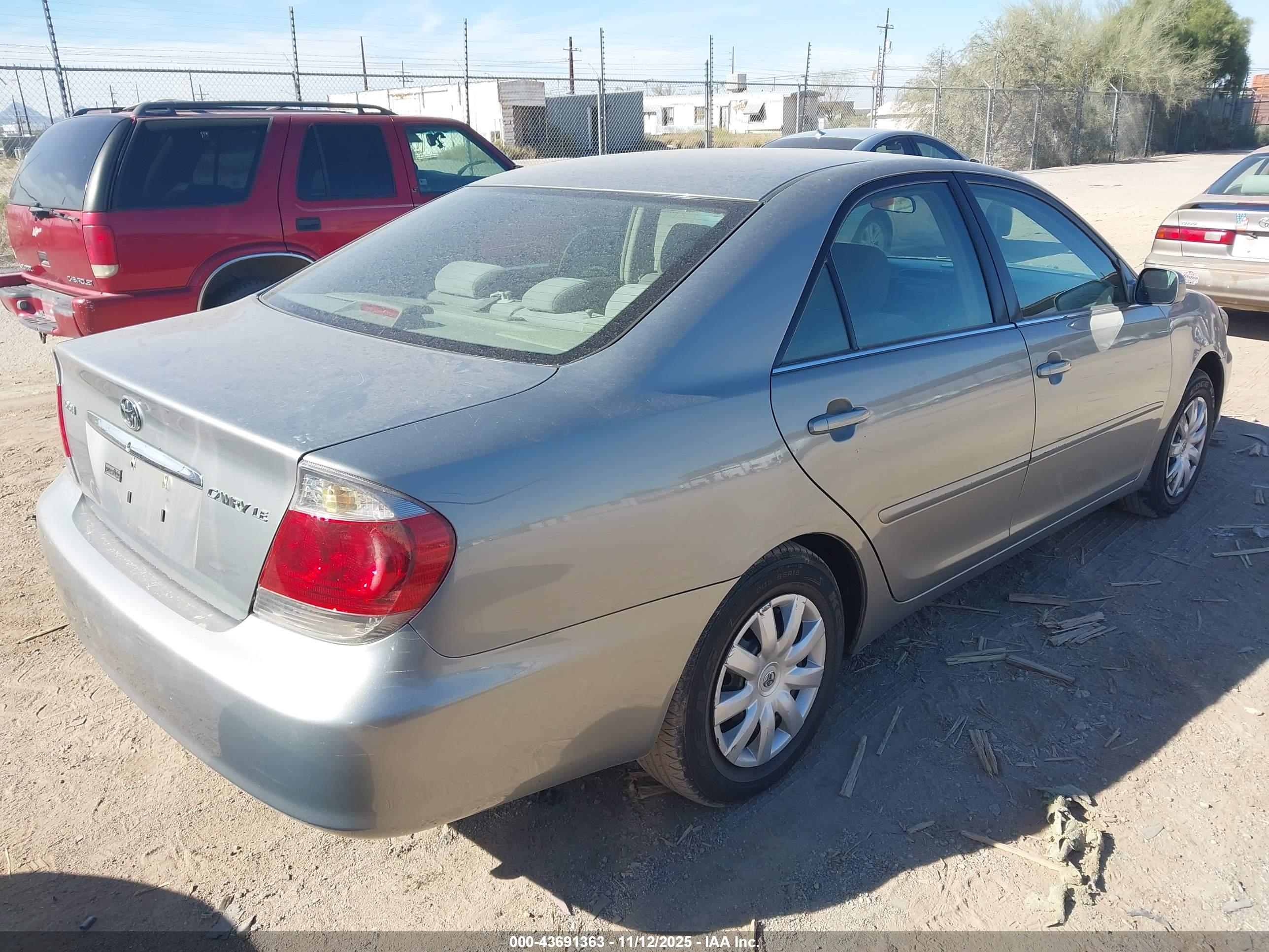 TOYOTA CAMRY image 4