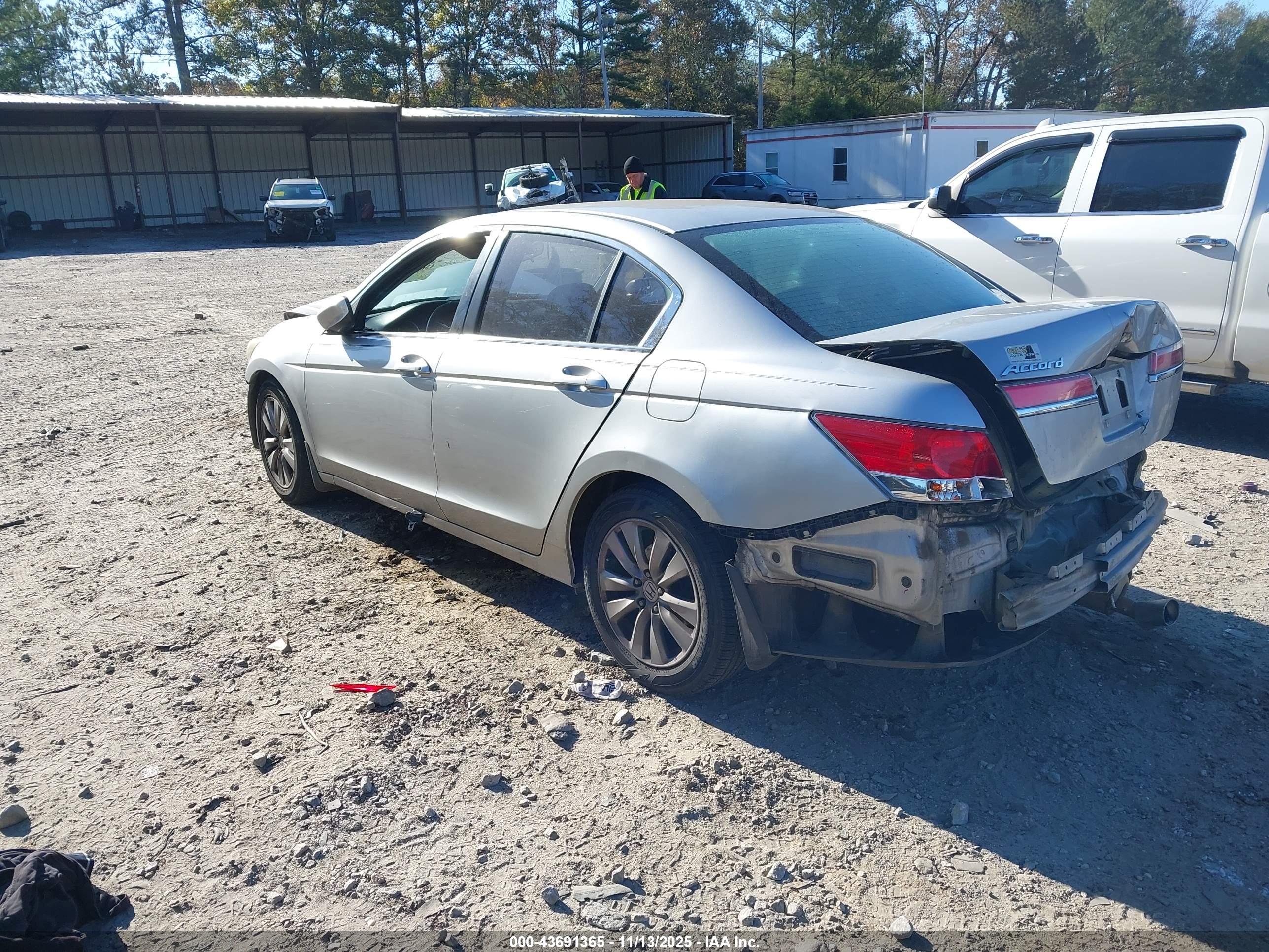 HONDA ACCORD image 3