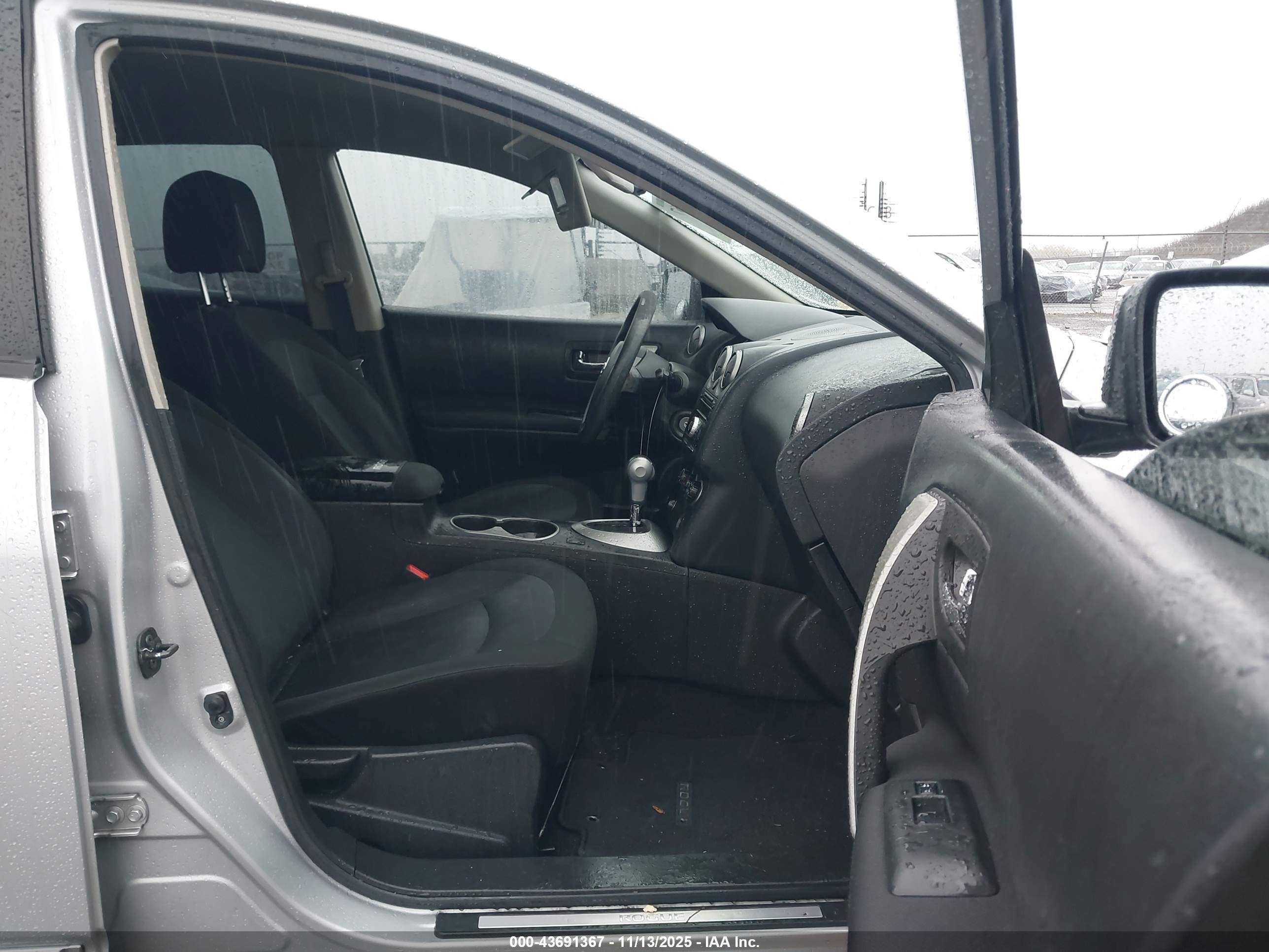 NISSAN ROGUE image 5