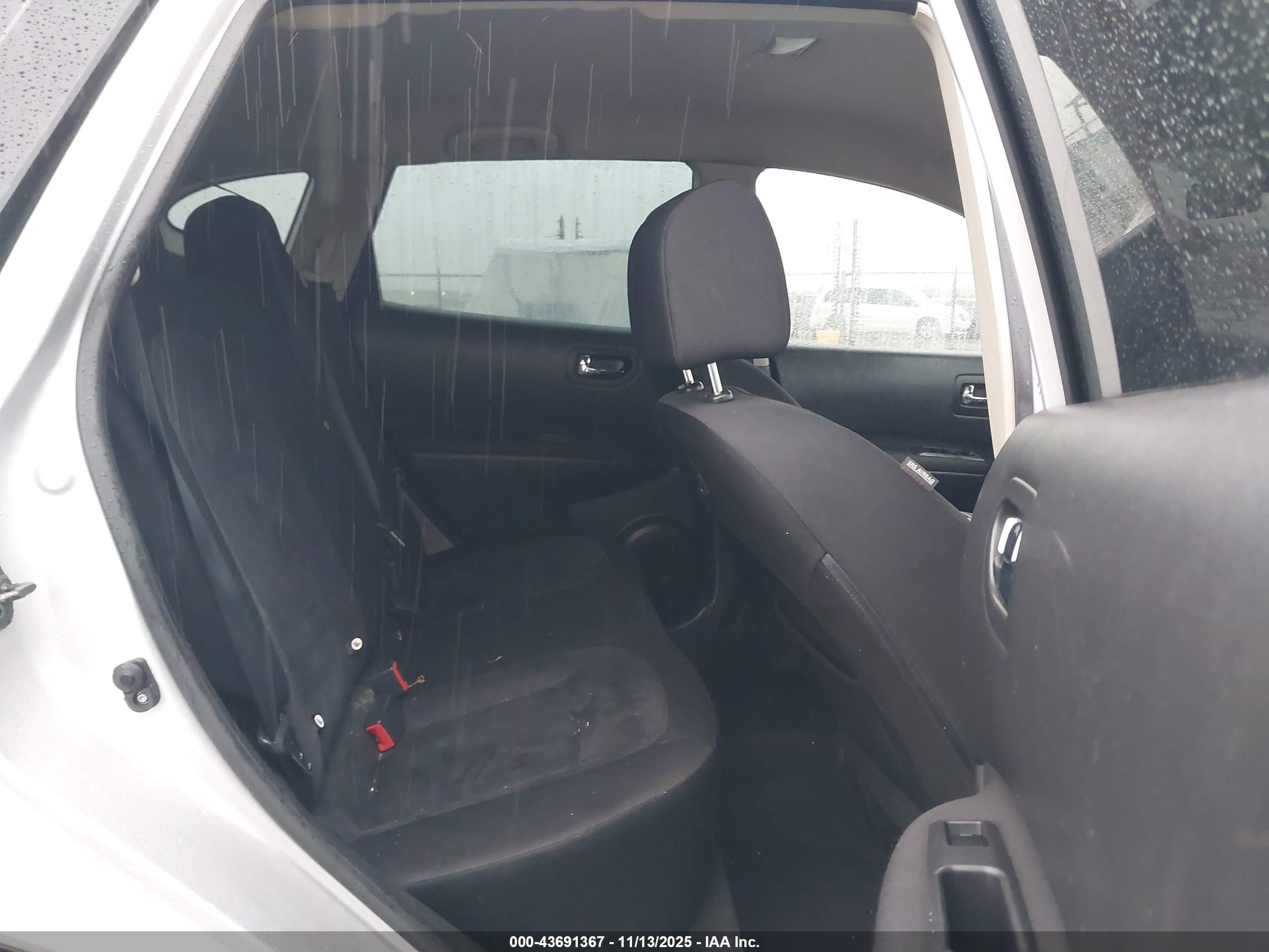 NISSAN ROGUE image 8