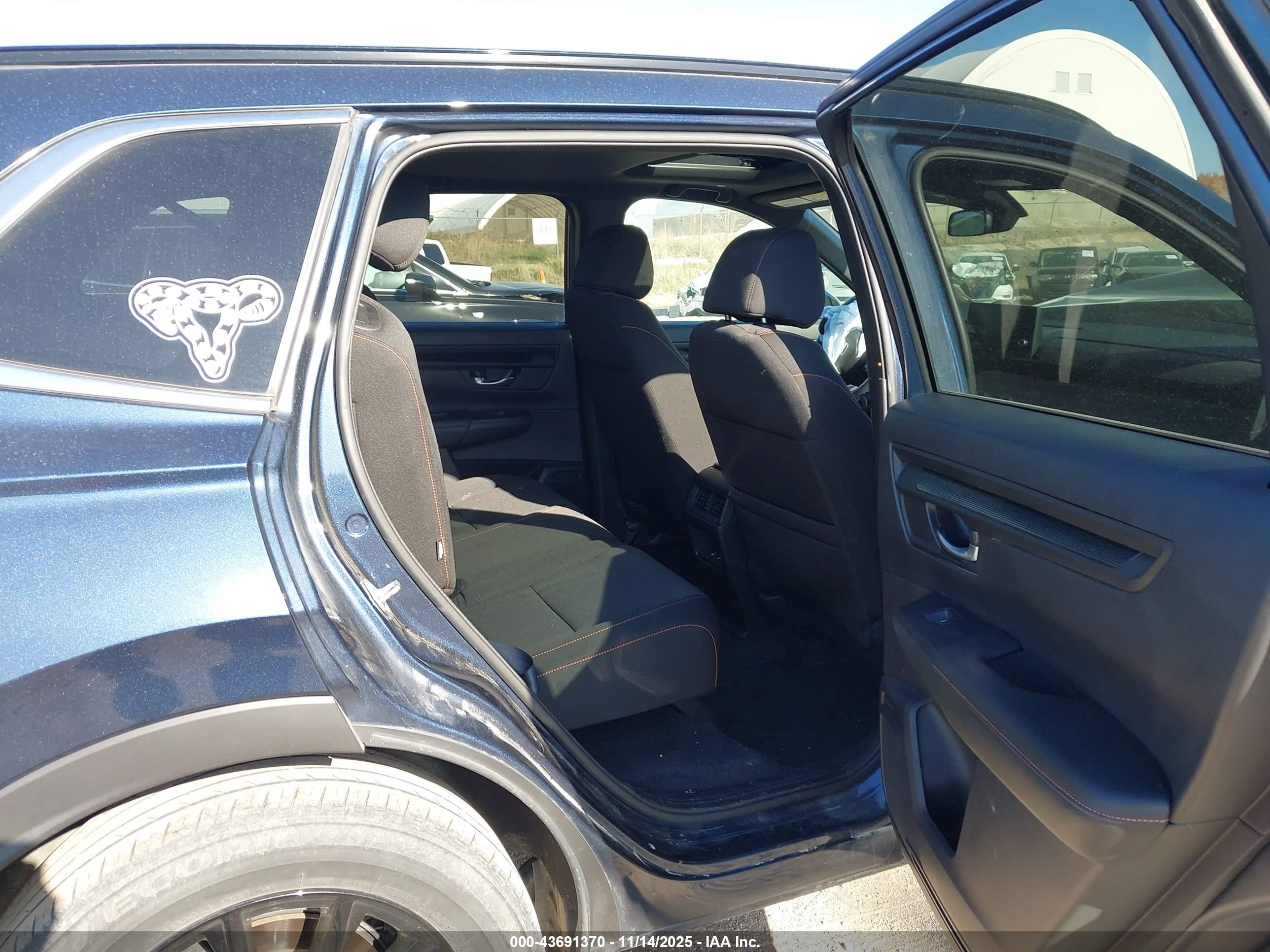 HONDA CR-V image 8