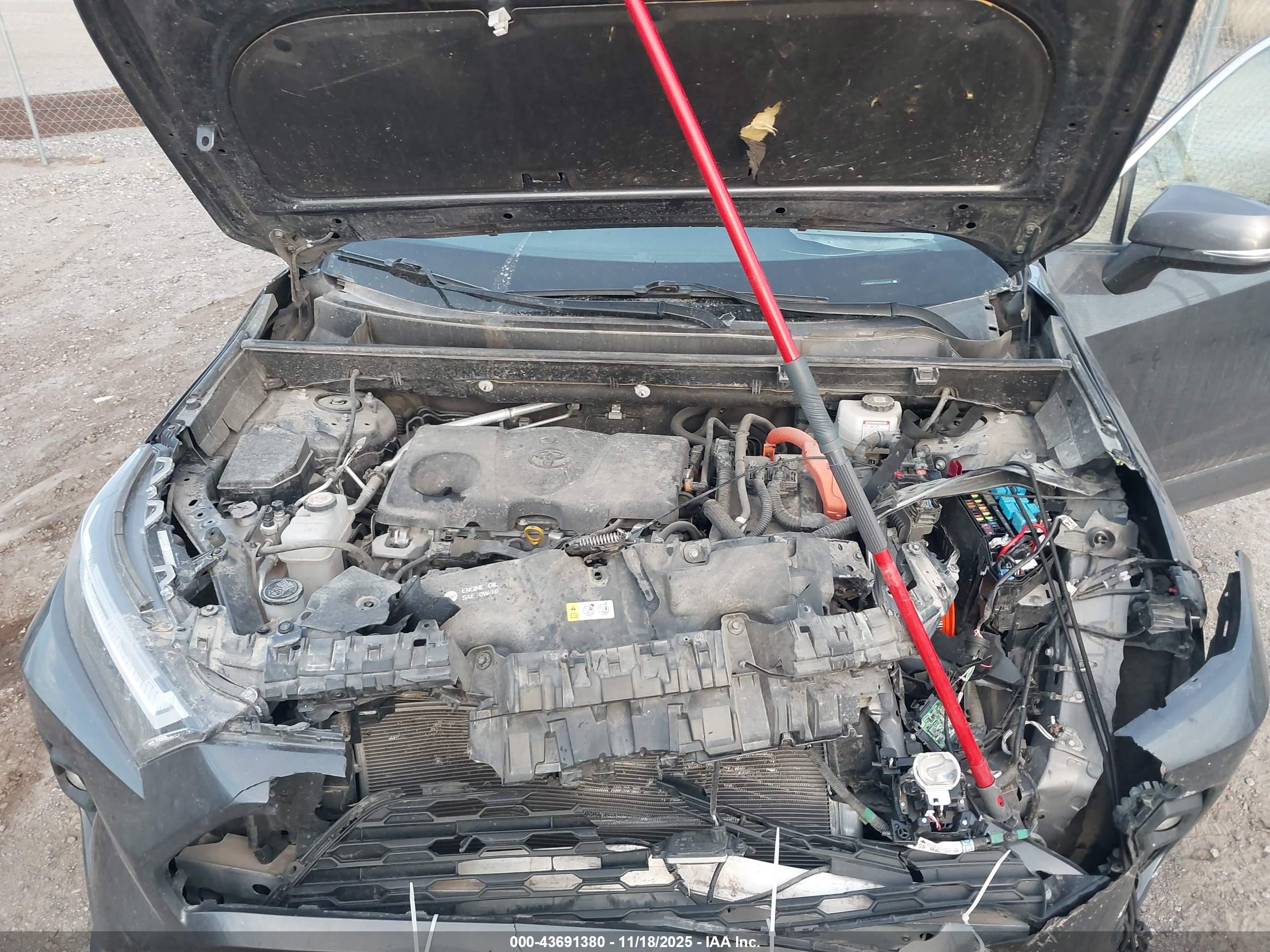 TOYOTA RAV4 image 10