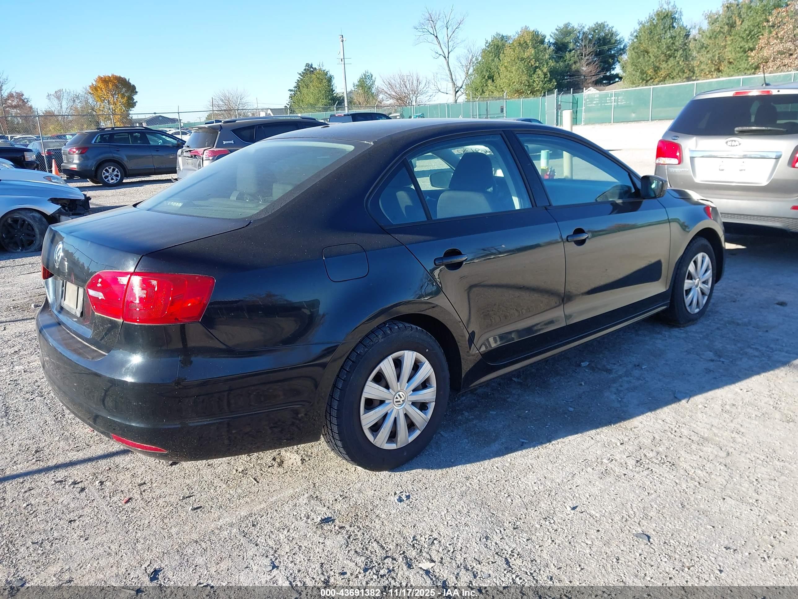 VOLKSWAGEN JETTA image 4