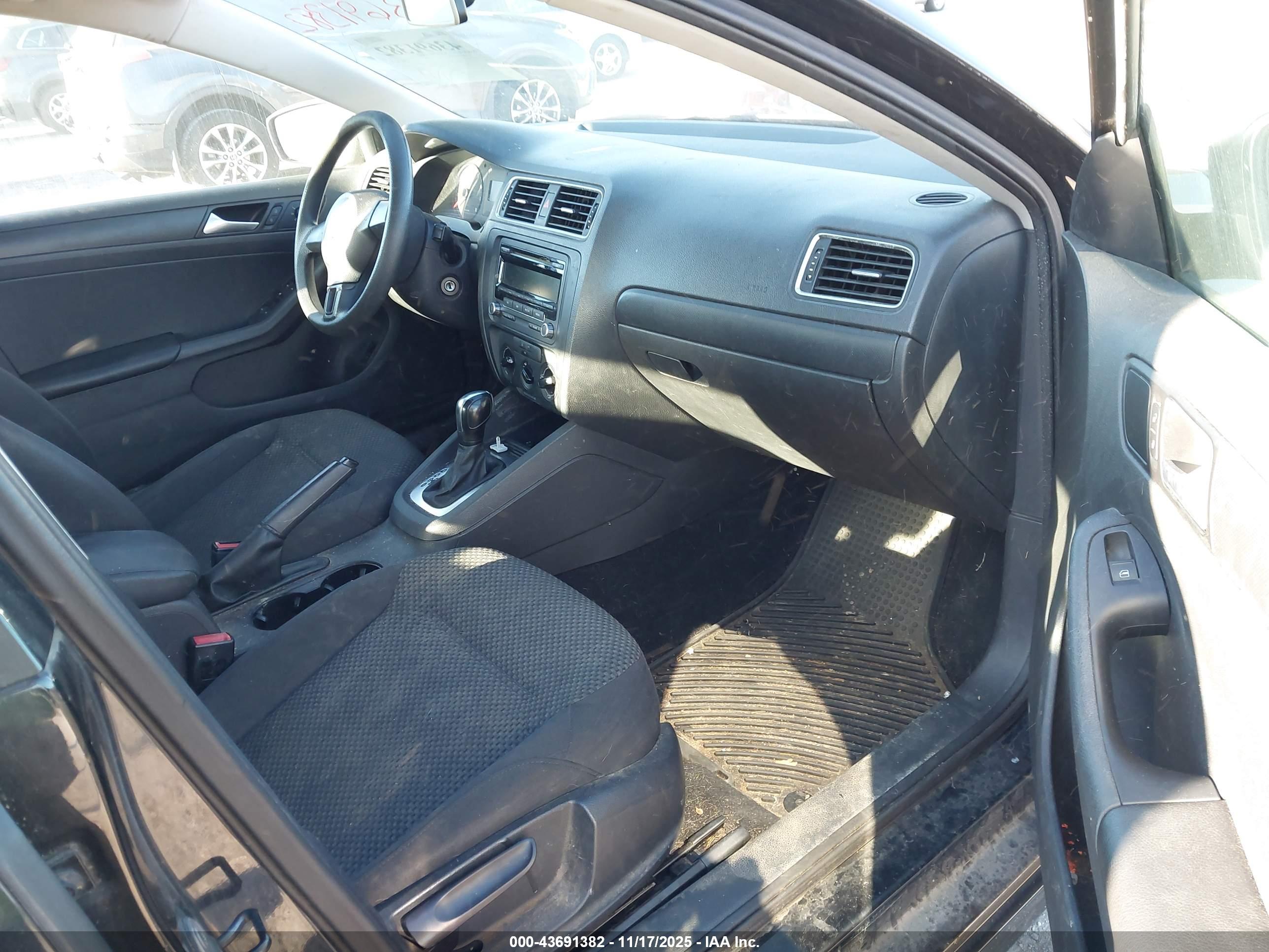 VOLKSWAGEN JETTA image 5