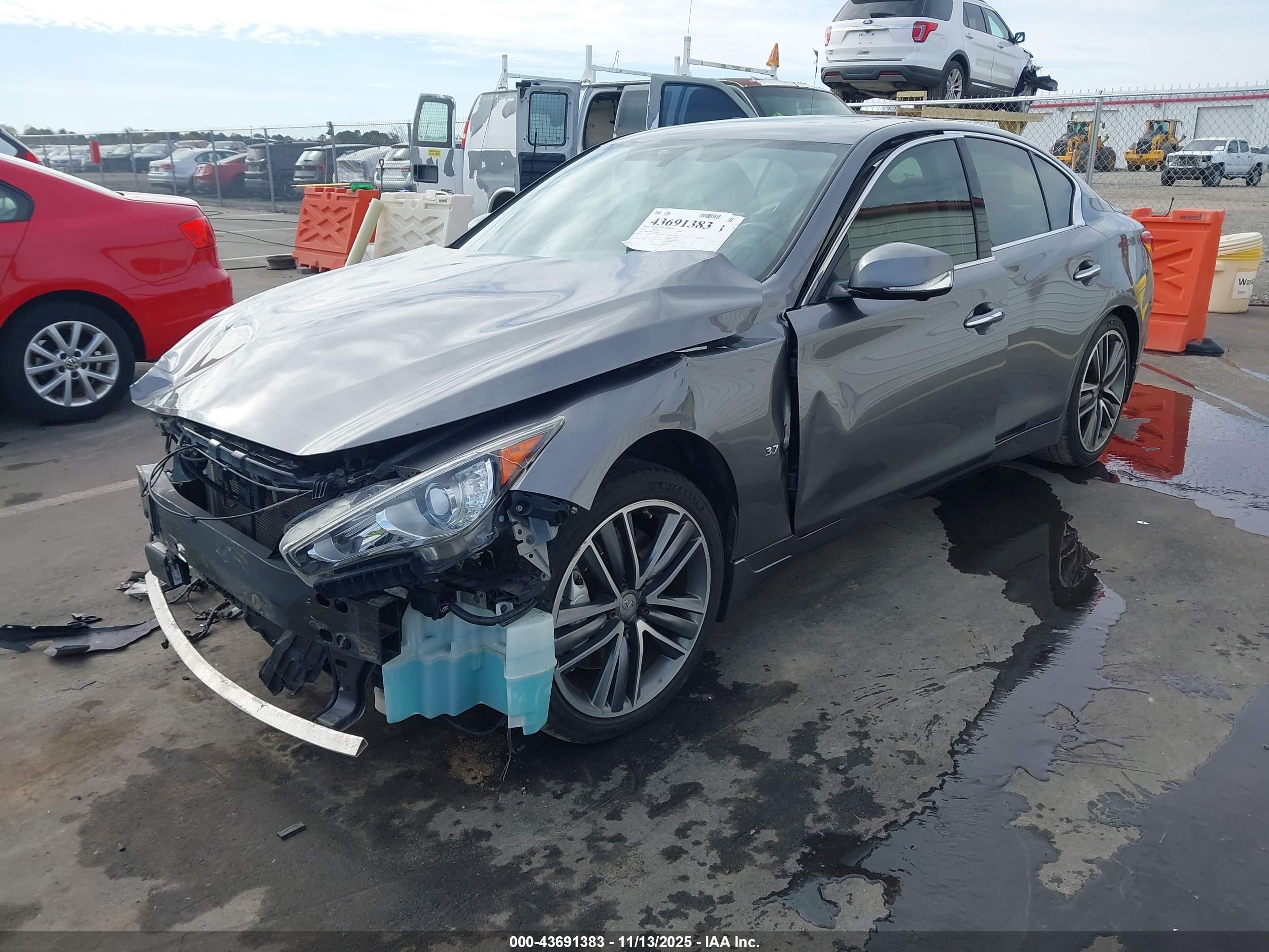INFINITI Q50 image 2