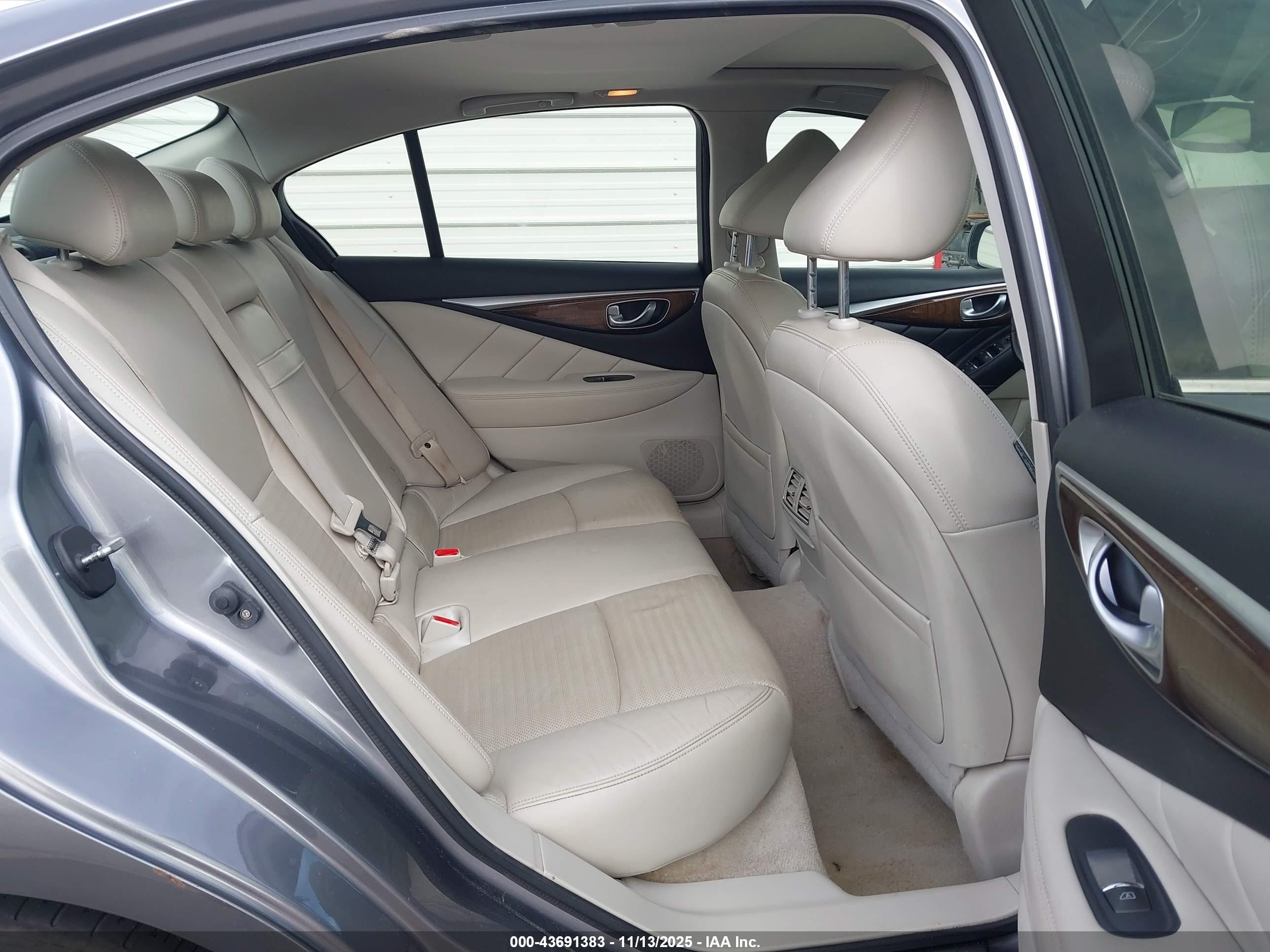 INFINITI Q50 image 8