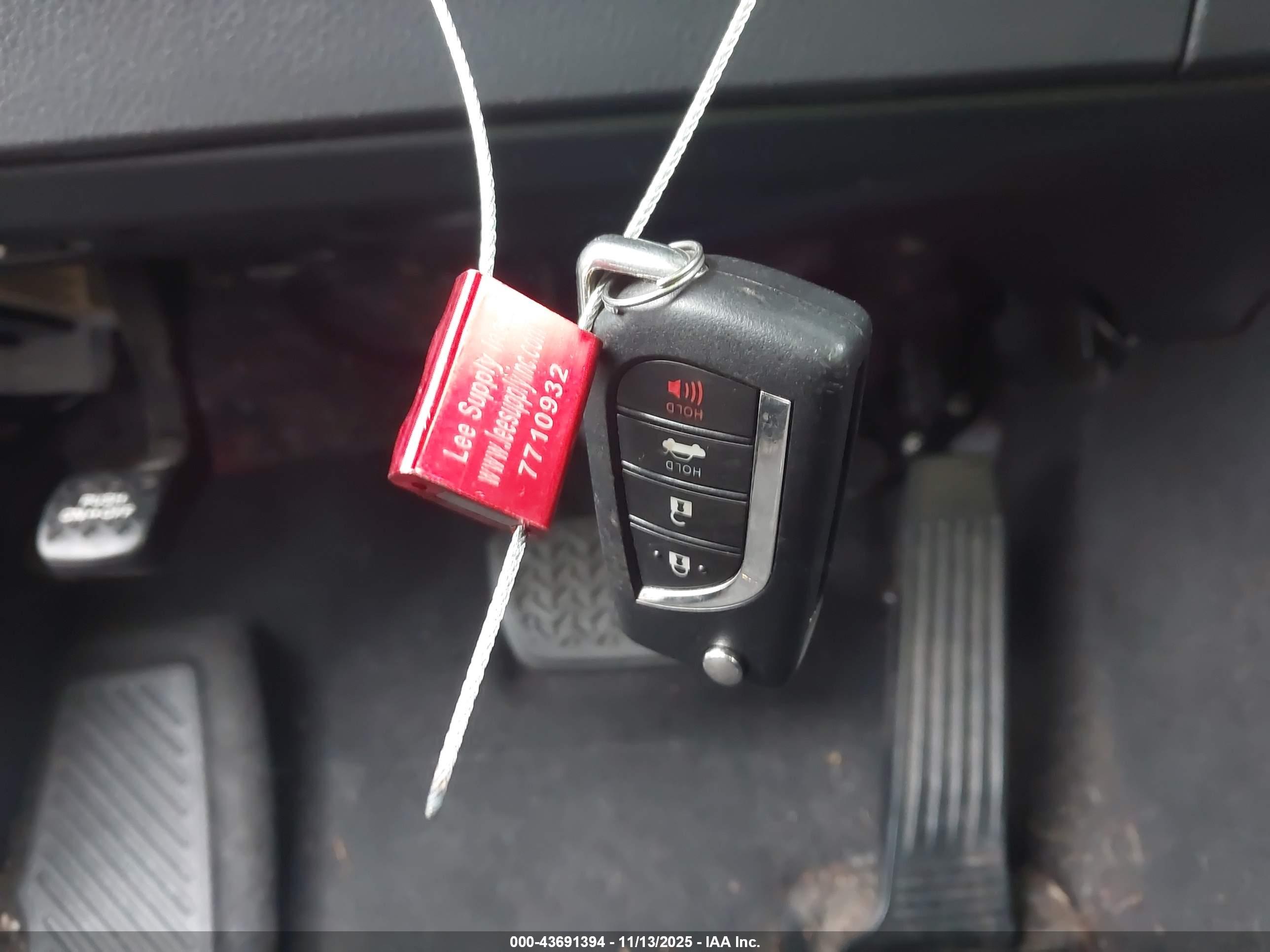 TOYOTA CAMRY image 11