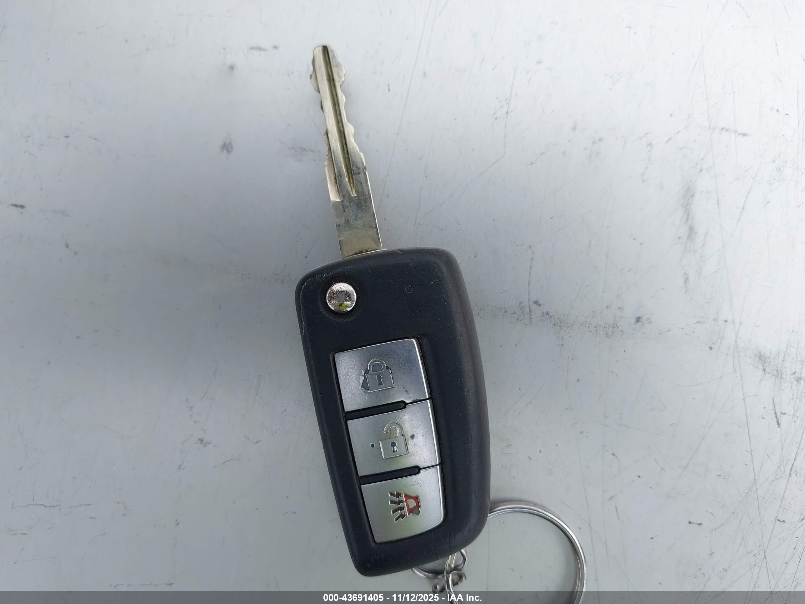 NISSAN ROGUE image 11
