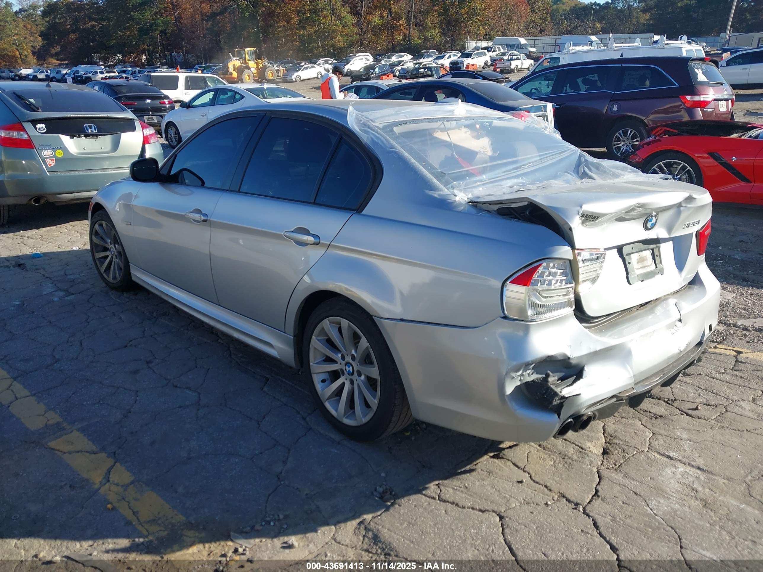 BMW 328I image 3