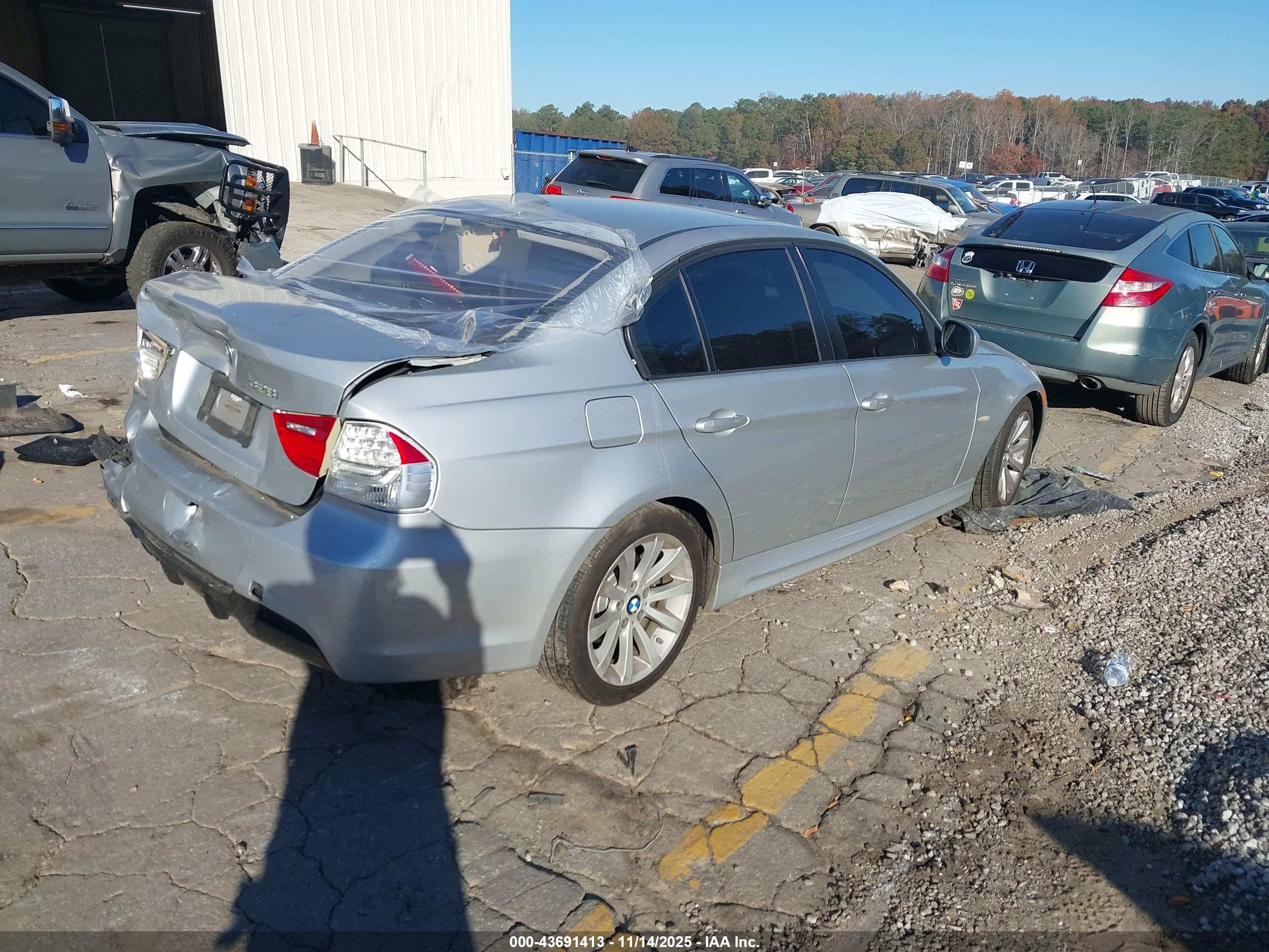 BMW 328I image 4