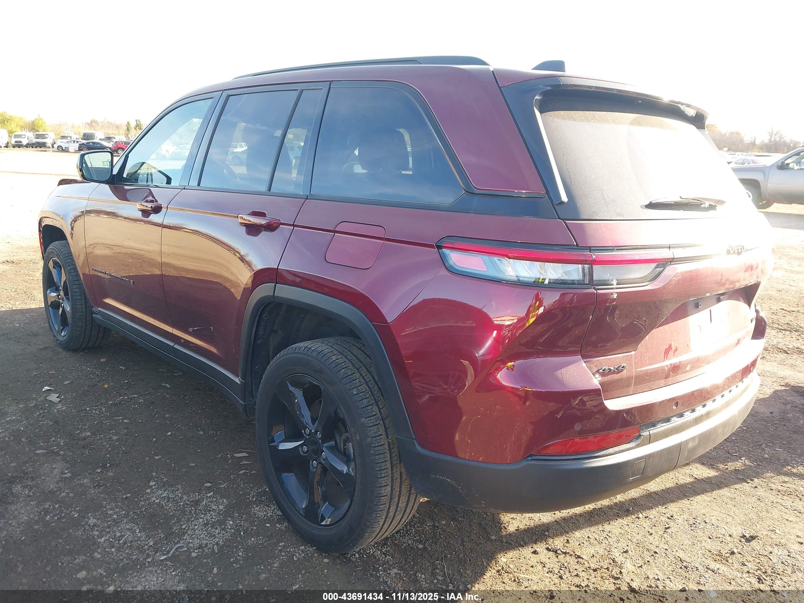 JEEP GRAND image 3