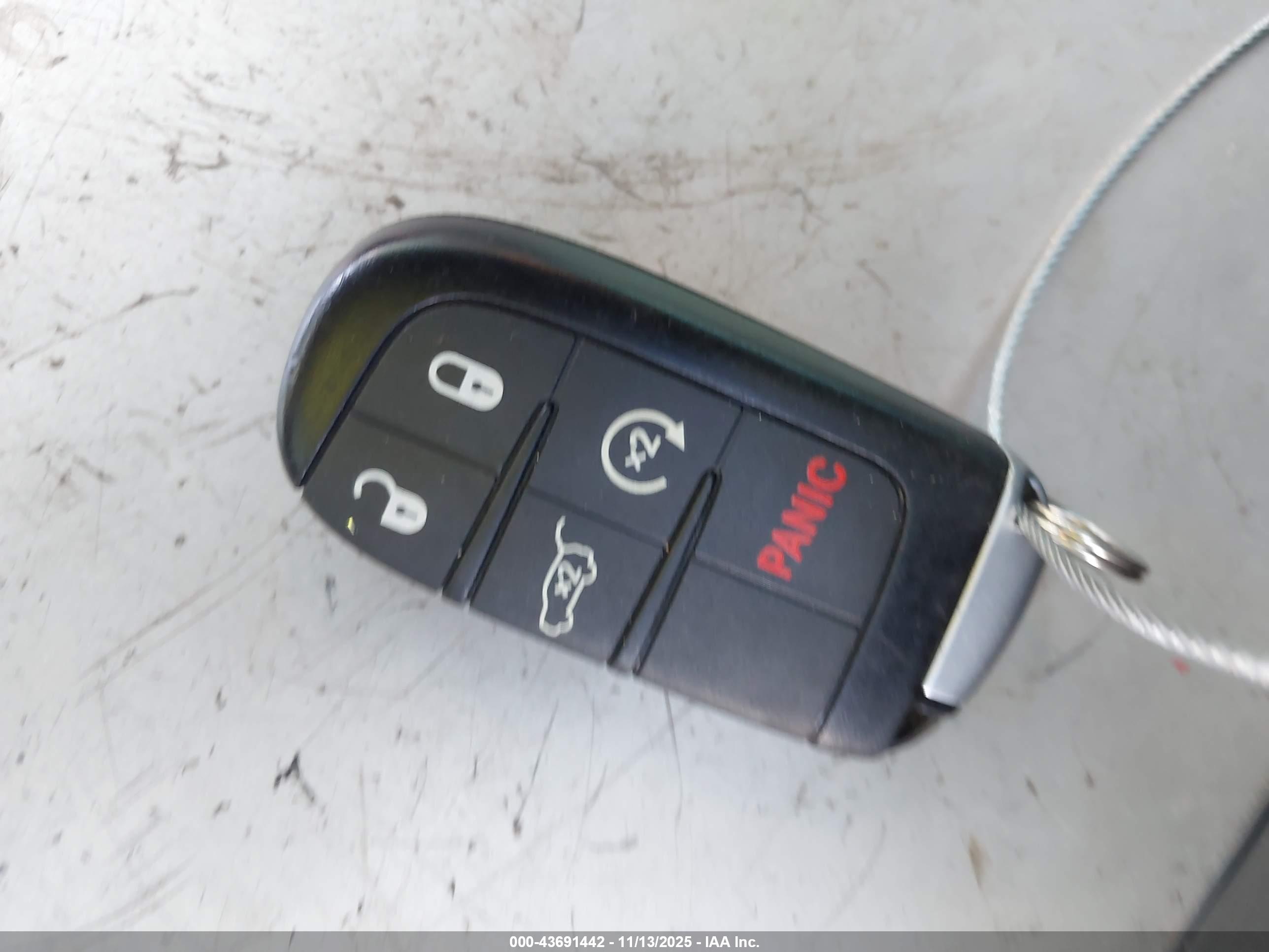 JEEP GRAND image 11