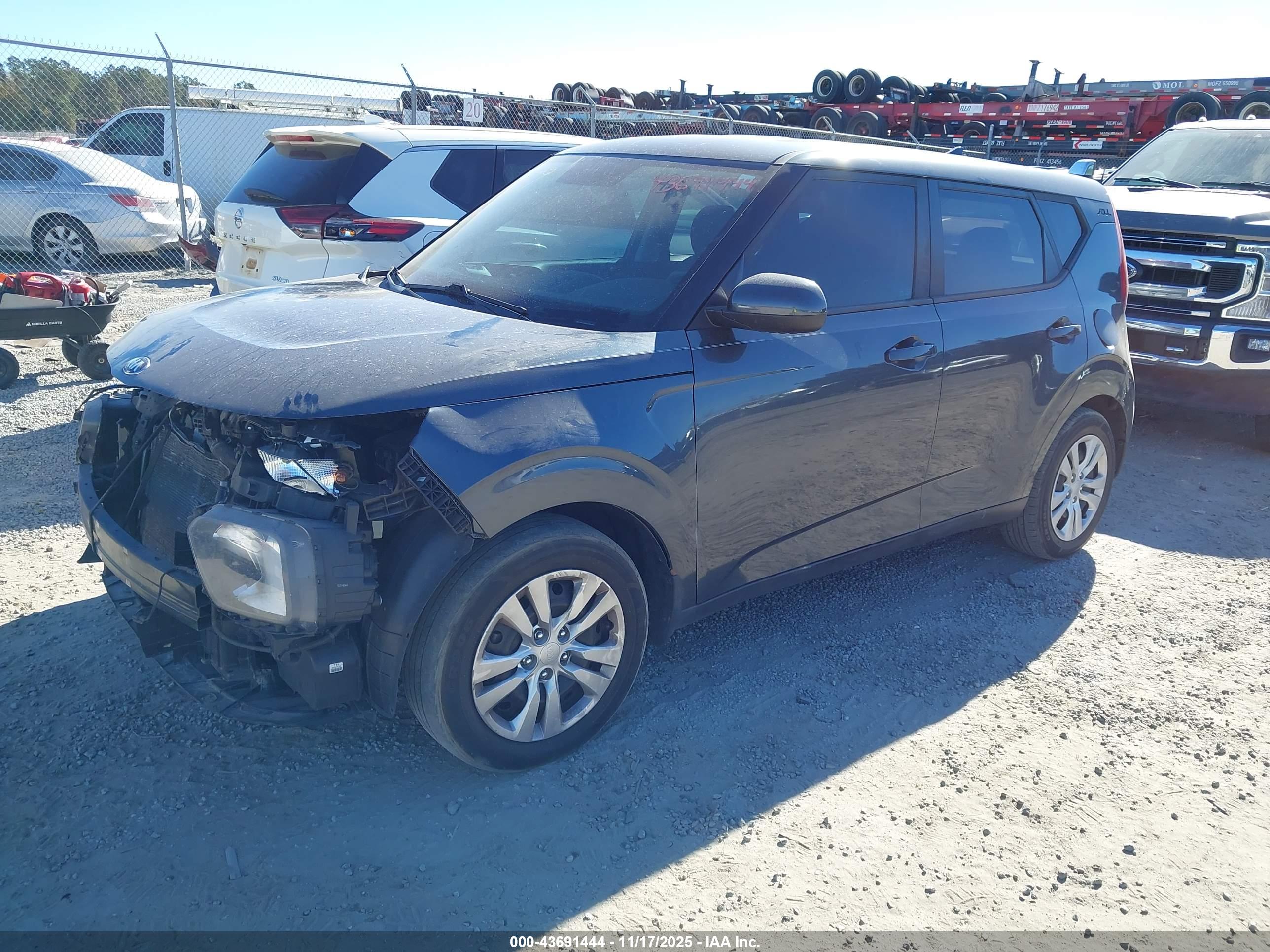 KIA SOUL image 2