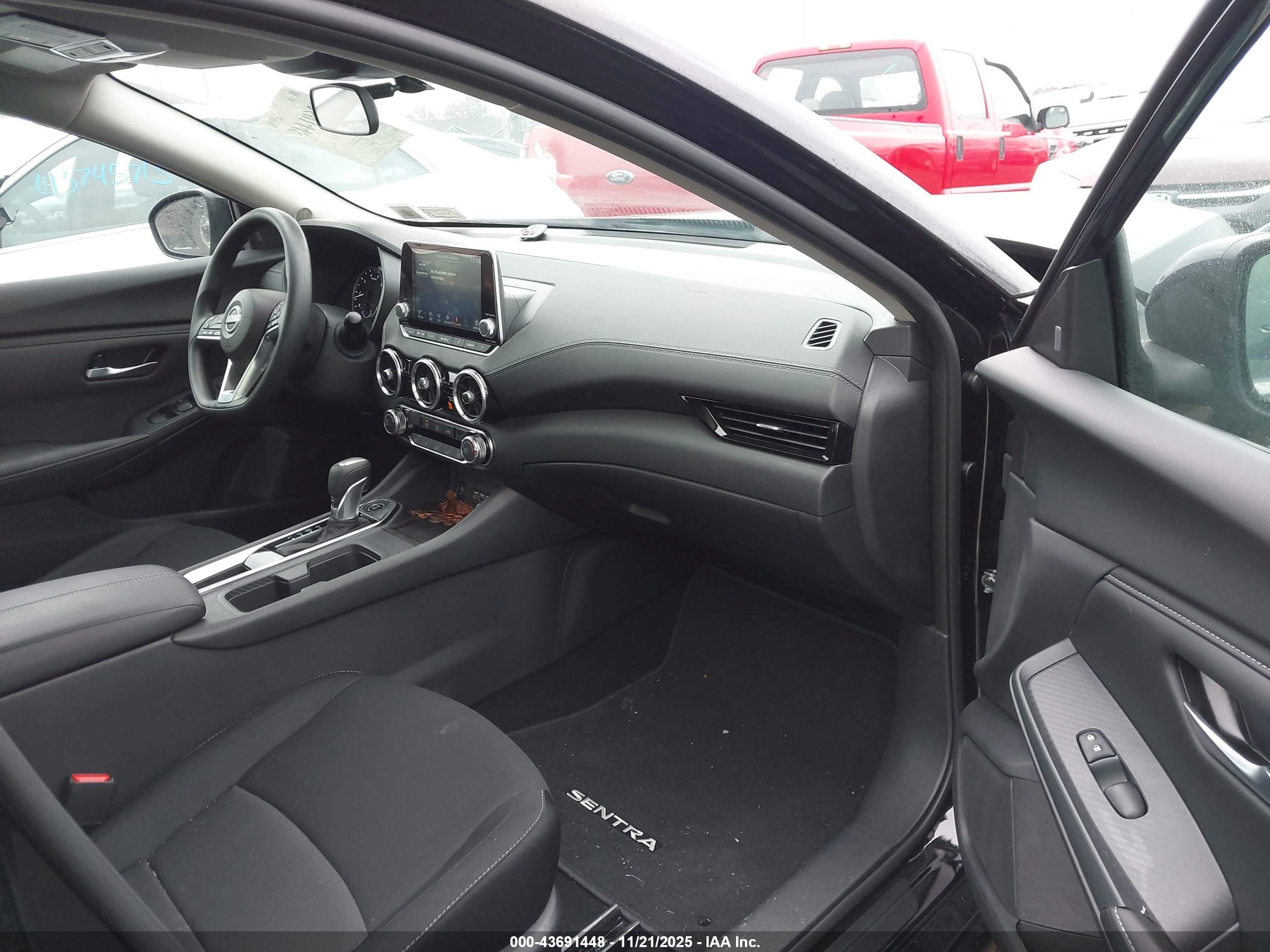 NISSAN SENTRA image 5